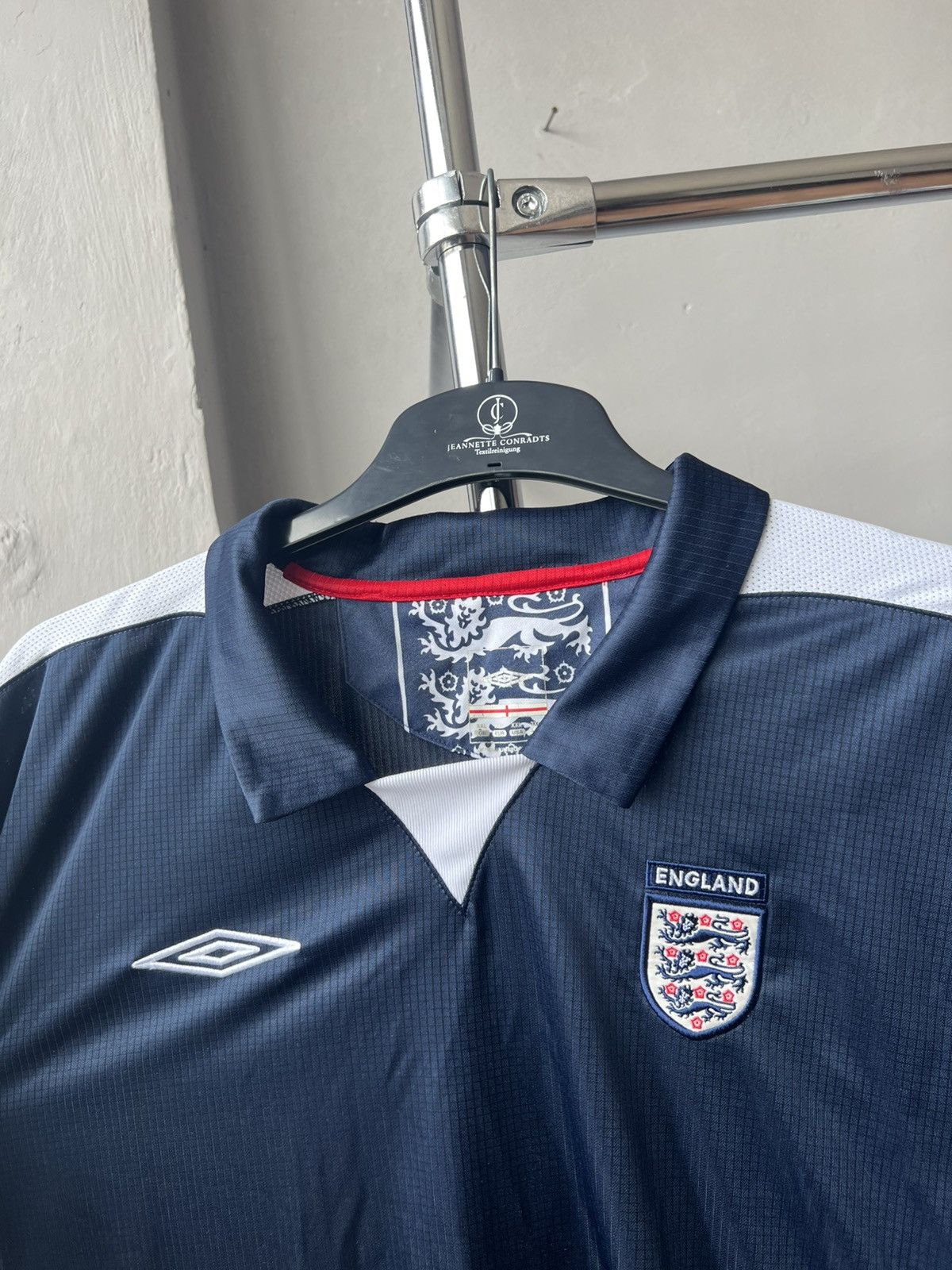 Umbro 2004/06 England Team training soccer football jersey shirt Size US XL / EU 56 / 4 - 4 Thumbnail