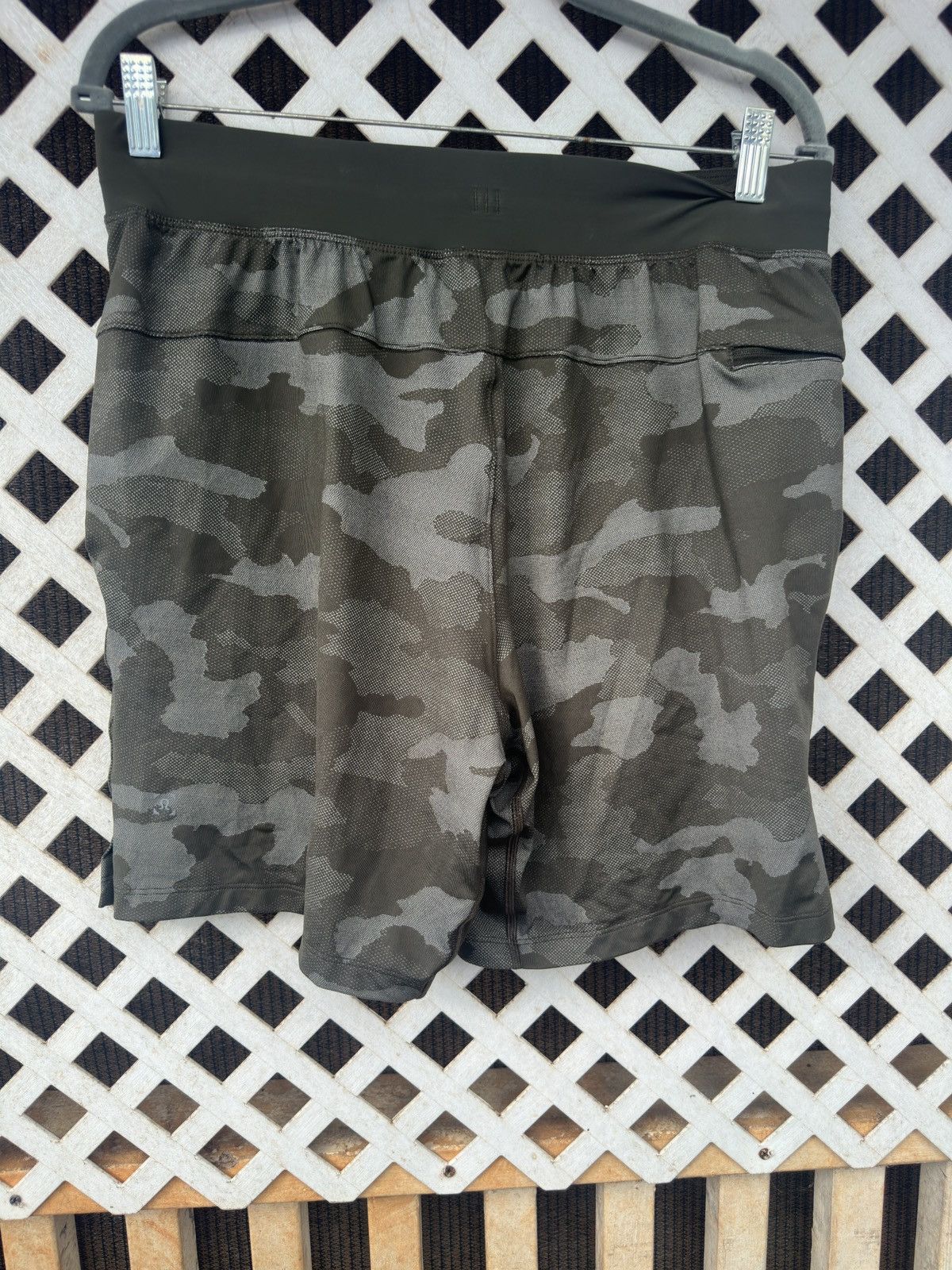 Lululemon PreOwned Lululemon Shorts Camo Men's Large Size US 34 / EU 50 - 2 Thumbnail