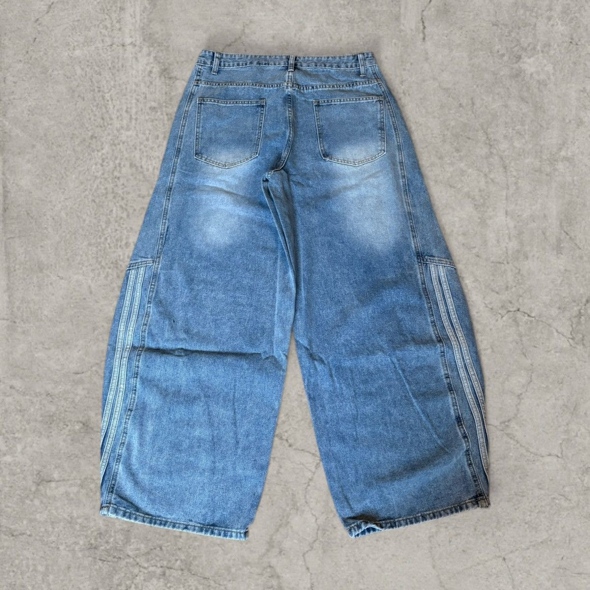Japanese Brand Cool wide skater Japanese style jeans in faded blue. Size L Size US 34 / EU 50 - 3 Thumbnail