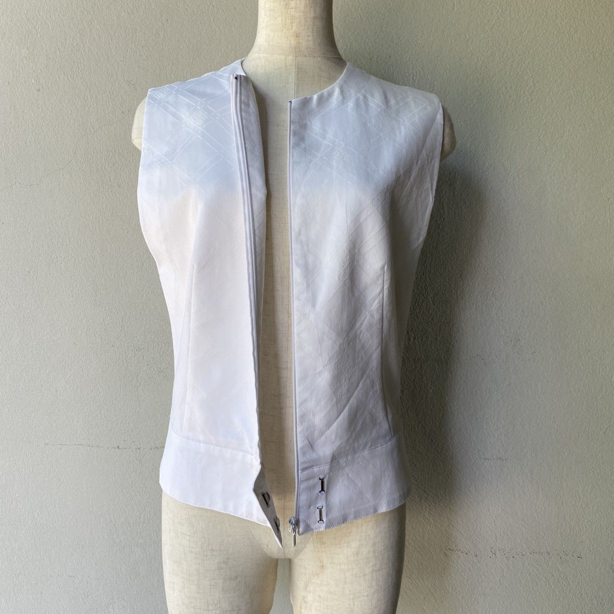 Givenchy Givenchy White Sleeveless Structured Blouse Size XS / US 0-2 / IT 36-38 - 16 Thumbnail