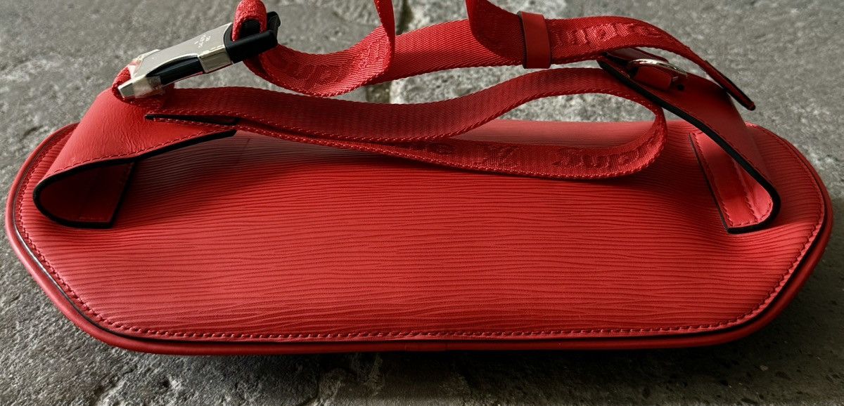 Louis Vuitton × Supreme Louis Vuitton - Supreme - AW17 - Epi Red Bum Bag Size ONE SIZE - 14 Thumbnail