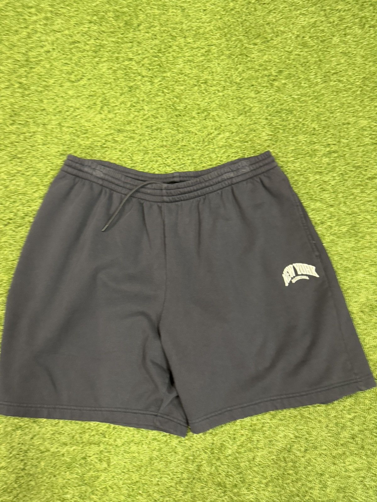 Balenciaga Balenciaga NY Logo Shorts Size US 38 / EU 54 - 1 Thumbnail