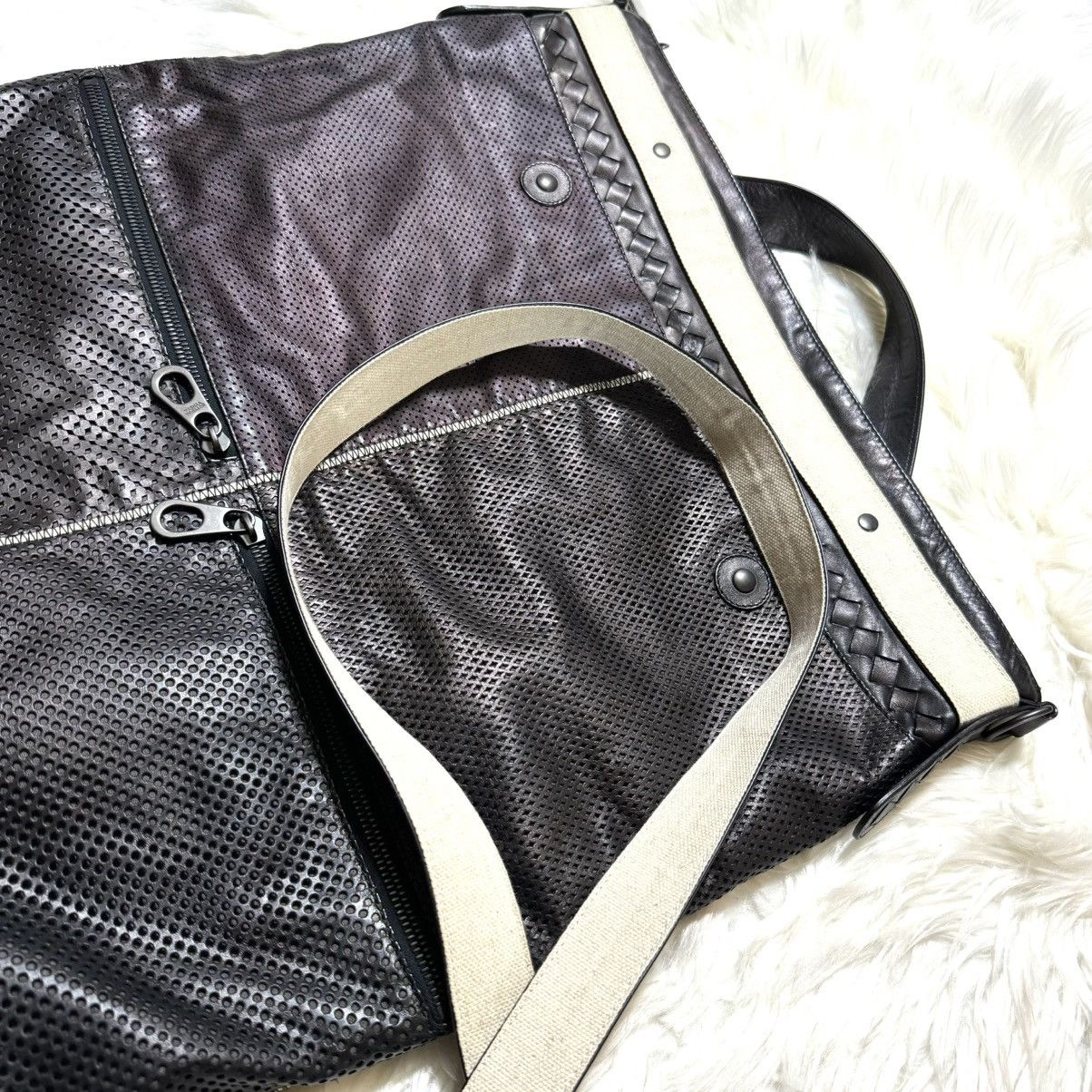 Bottega Veneta runway, Bottega Veneta mesh leather shoulder clutch bag Size ONE SIZE - 17 Thumbnail