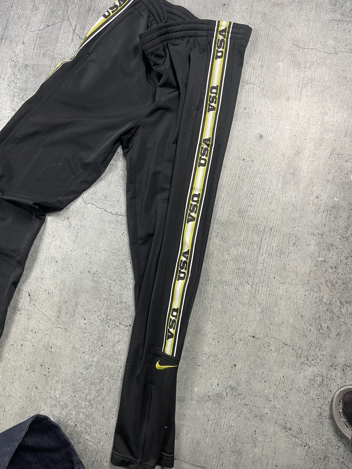 Nike × Nike ACG × Vintage Men's Vintage Nike USA Track Pants Sports Joggers Casual Swe Size US 30 / EU 46 - 3 Thumbnail
