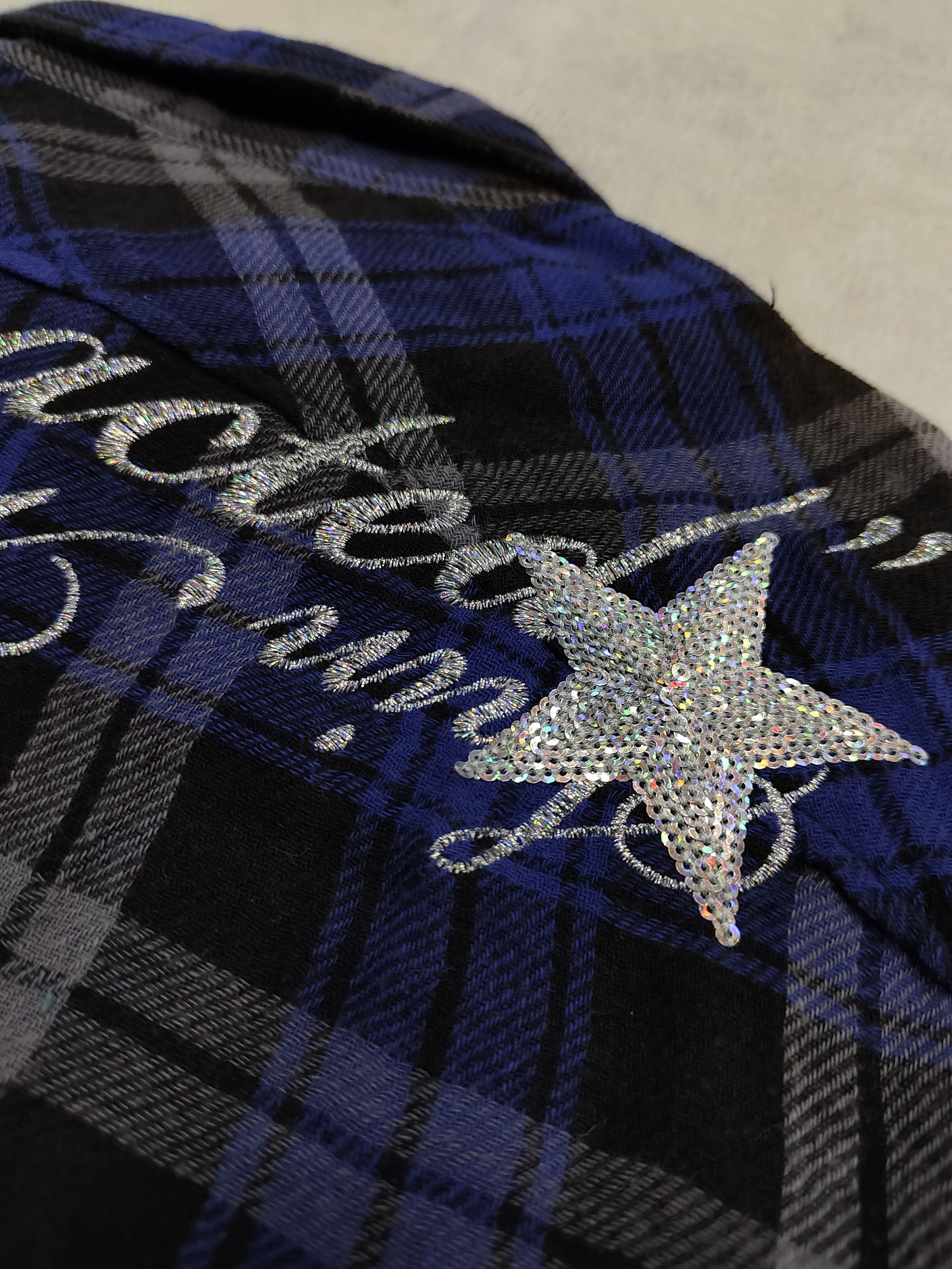 Vanquish 🇯🇵Vanquish🇯🇵 Metallic Squin Embroidered Flannel Shirt Size US S / EU 44-46 / 1 - 3 Thumbnail