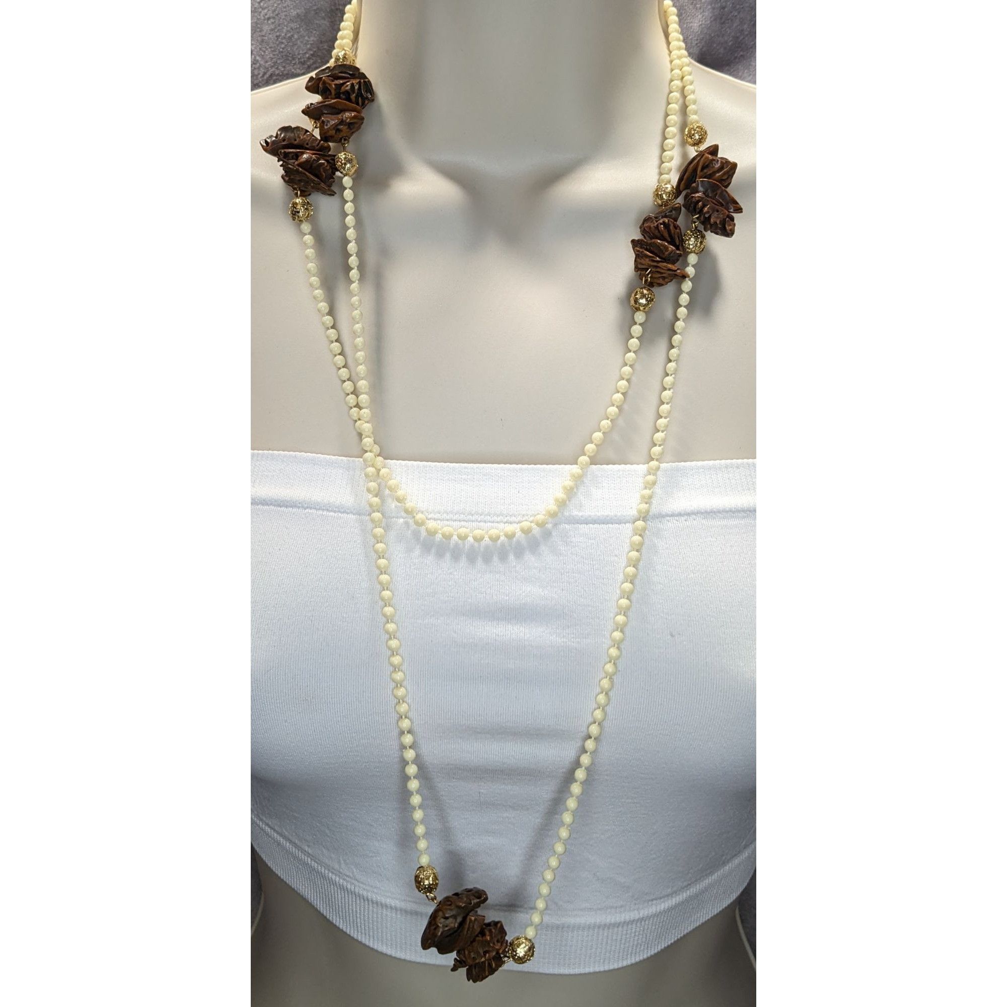 Other Vintage Cream Beaded Necklace With Faux Walnut Beaded And Go Size ONE SIZE - 8 Thumbnail