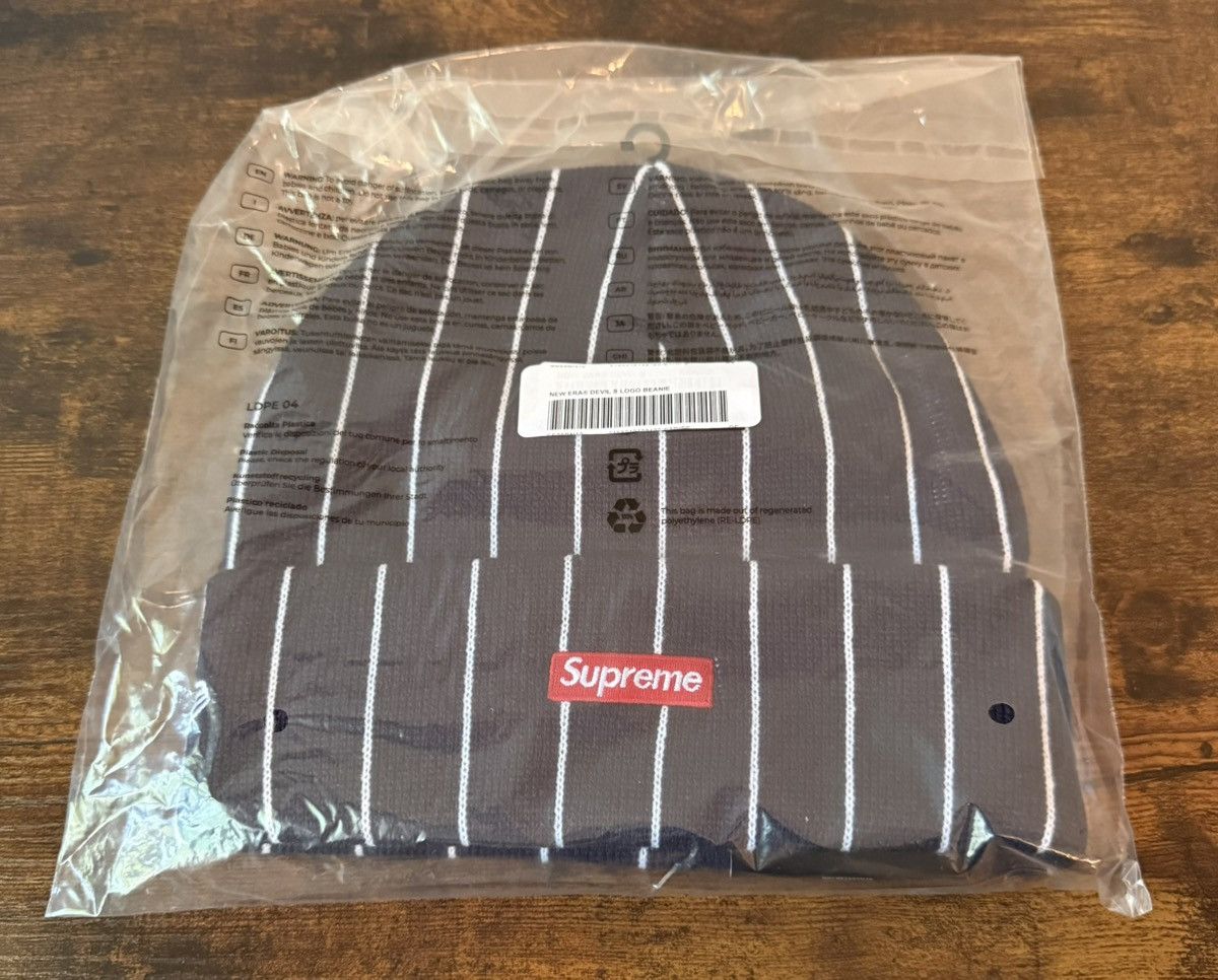 New Era × Supreme Supreme New Era Devil S Logo Beanie Stripe Navy (SS26) Size ONE SIZE - 2 Thumbnail