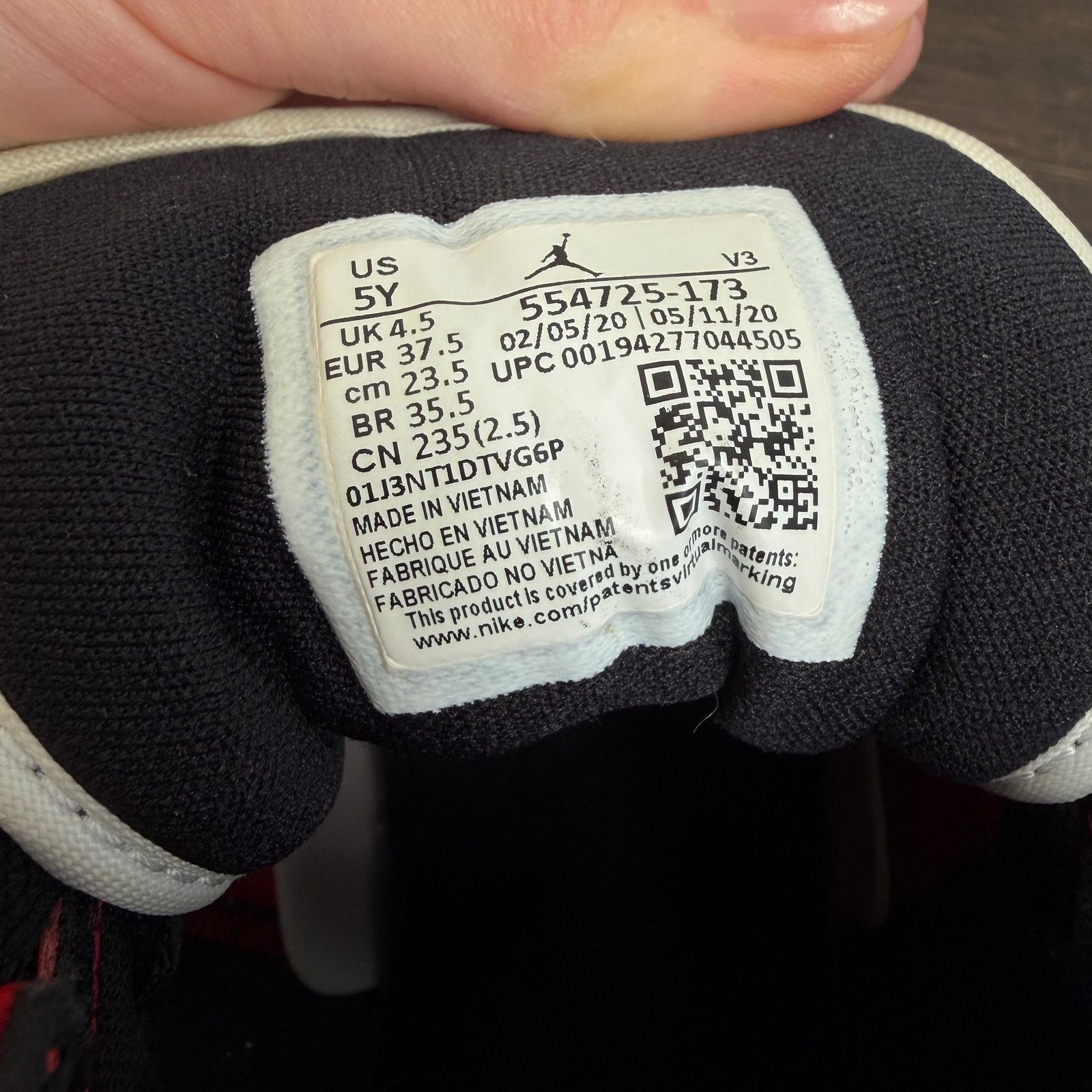 Nike Air Jordan 1 Mid Chicago GS 5Y / Women’s 6.5 Red Black White Size US 6.5 / IT 36.5 - 11 Thumbnail