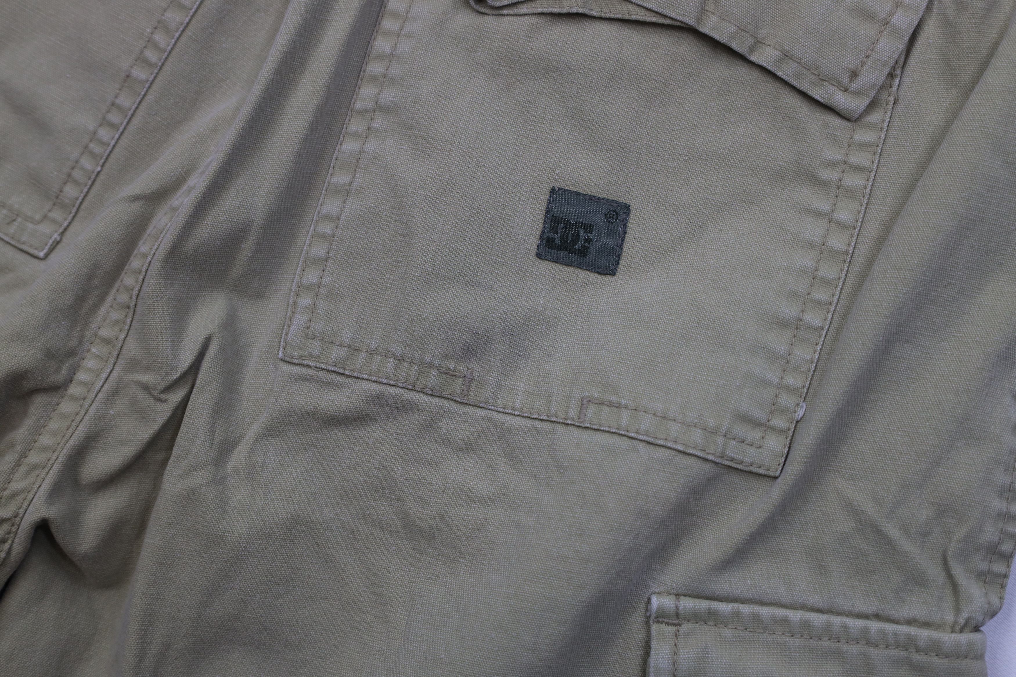 Vintage Vintage 90s Y2K DC Shoes Skateboard Cargo Shorts Beige Size US 32 / EU 48 - 13 Thumbnail