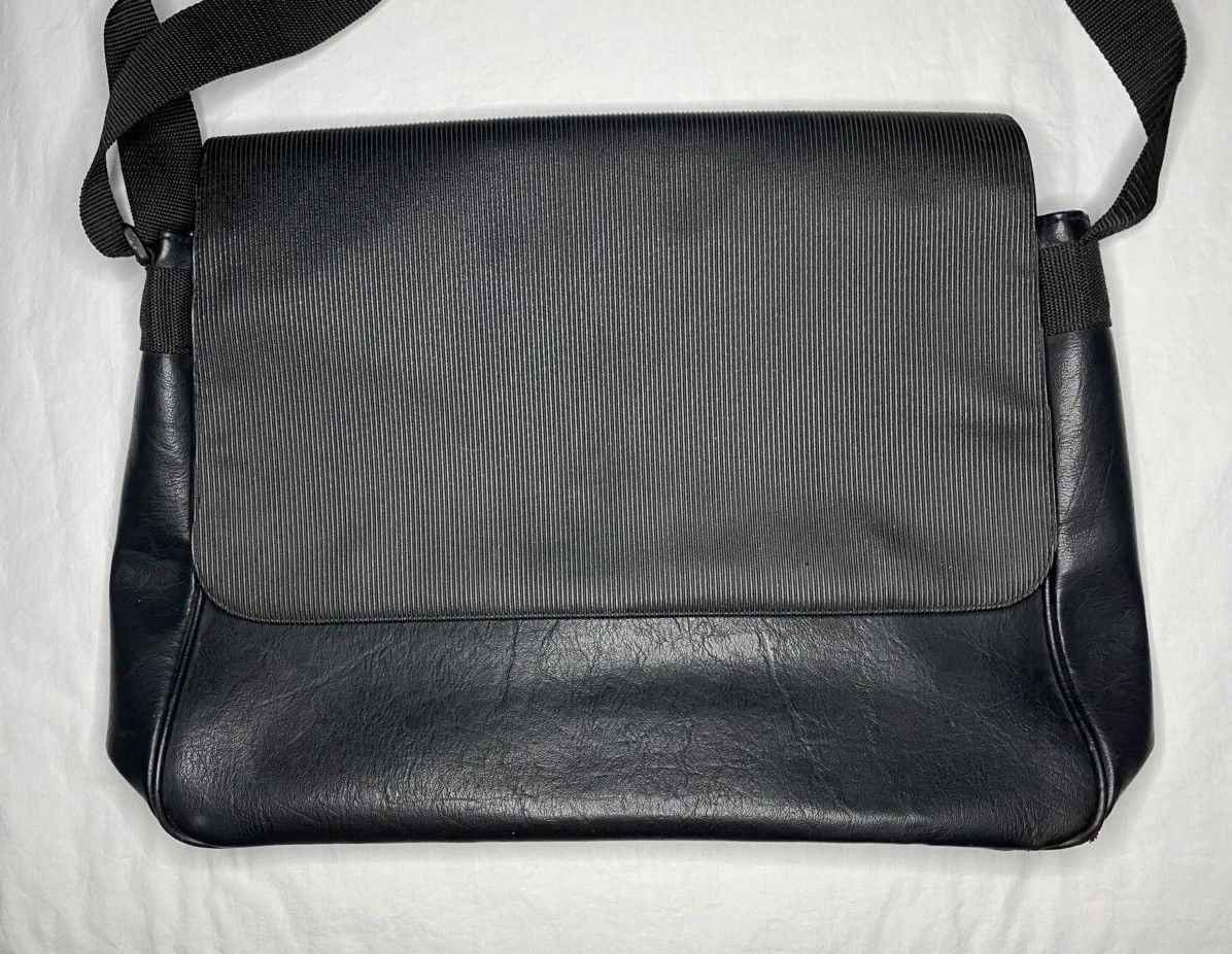 Leather Black Leather Shoulder Messenger Bag Laptop Adjustable Strap Size ONE SIZE - 4 Thumbnail