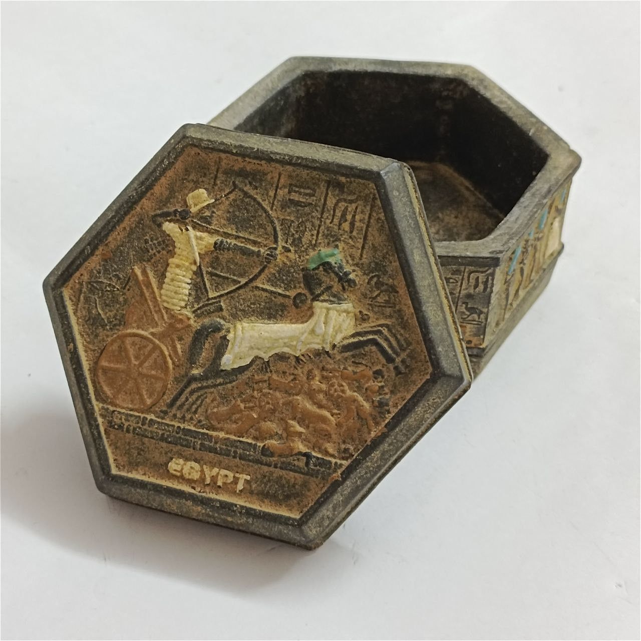 Handmade Handmade egyptian pharaonic box – antique chariot scene Size ONE SIZE - 5 Thumbnail