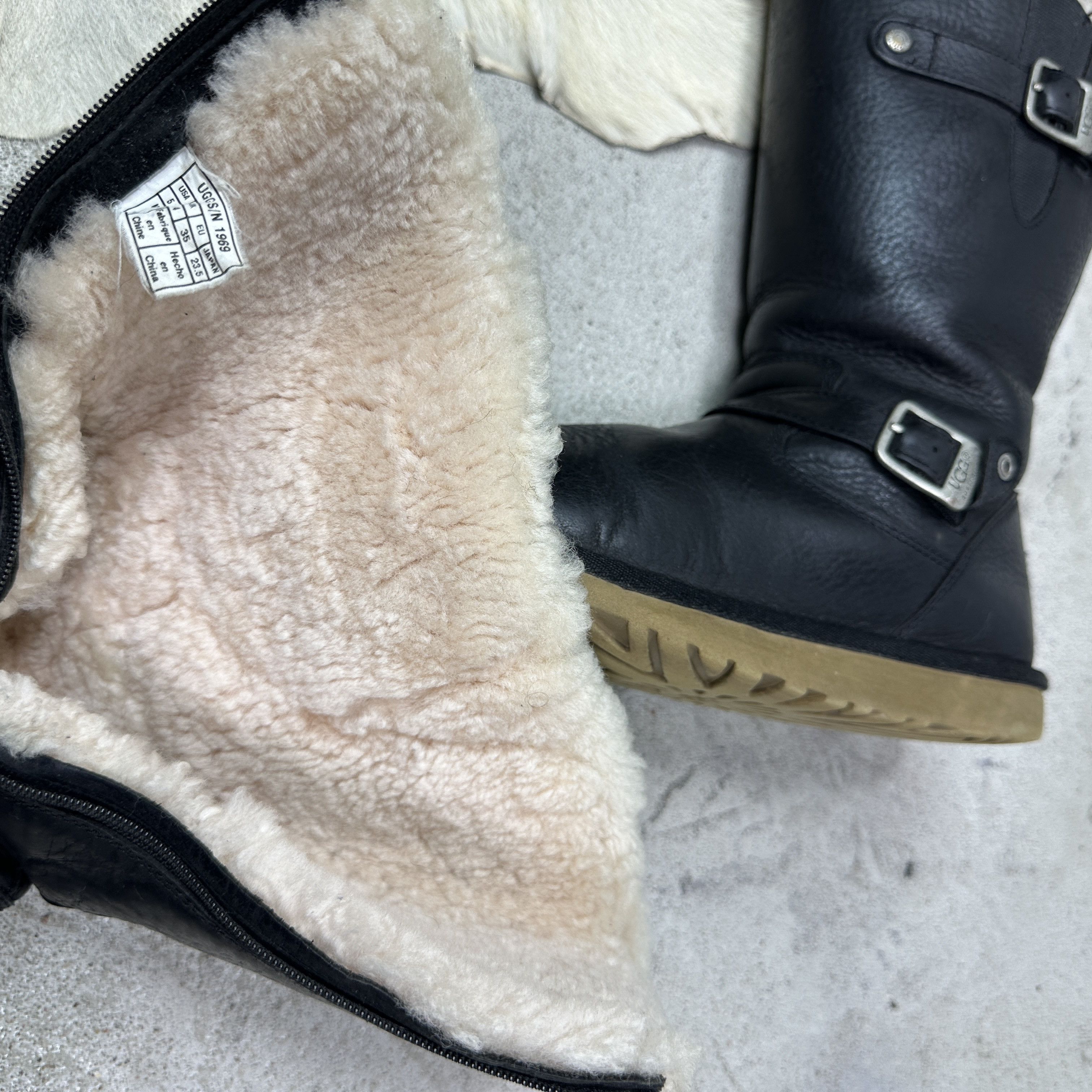 Ugg Vintage Avant Garde Leather Bluckled UGG Boots Y2K Size US 5 / IT 35 - 9 Thumbnail