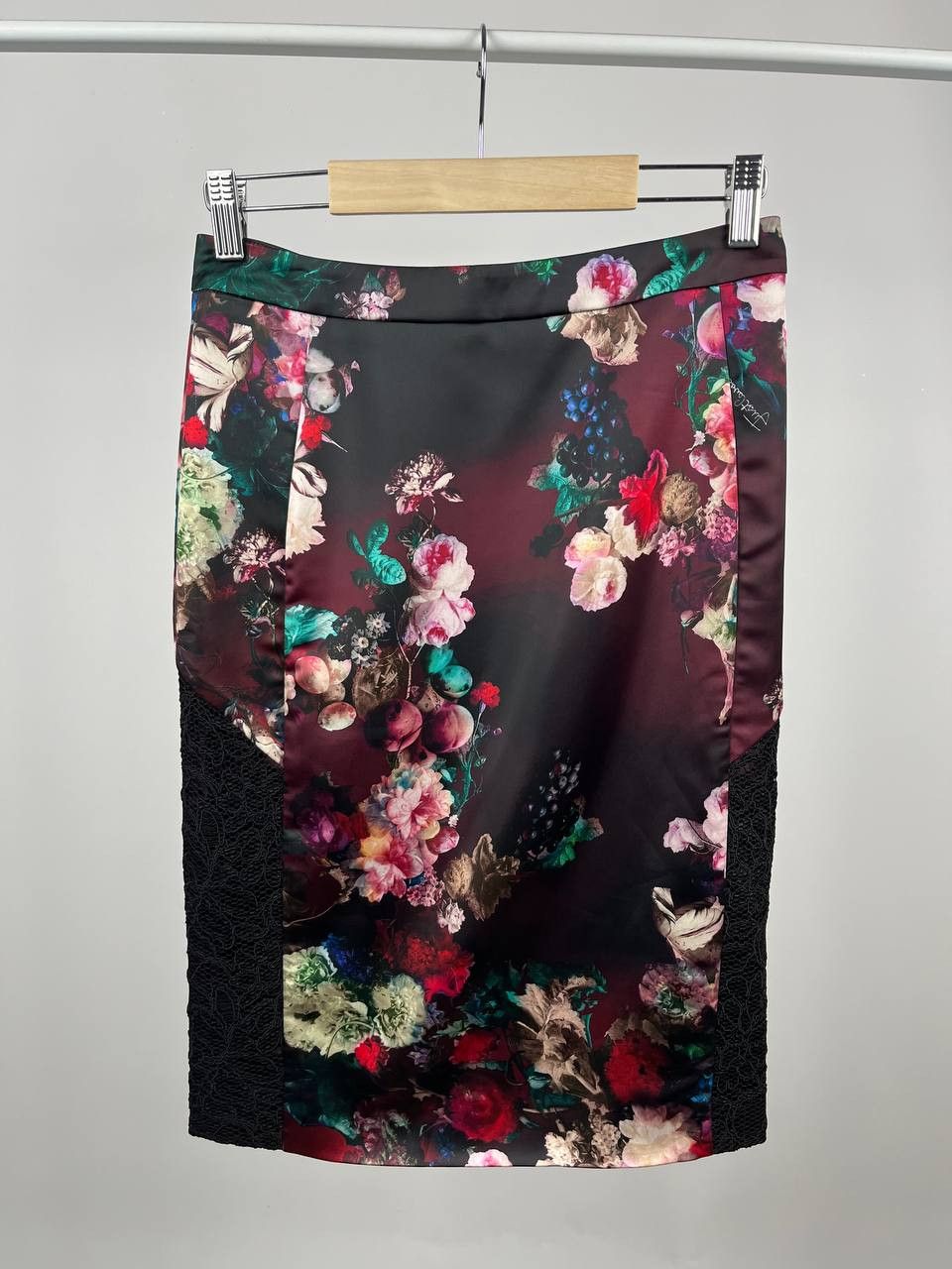 Just Cavalli Just Cavalli Floral Fruit Print Satin Skirt Black Lace Trim Size 42" / US 20 - 1 Thumbnail