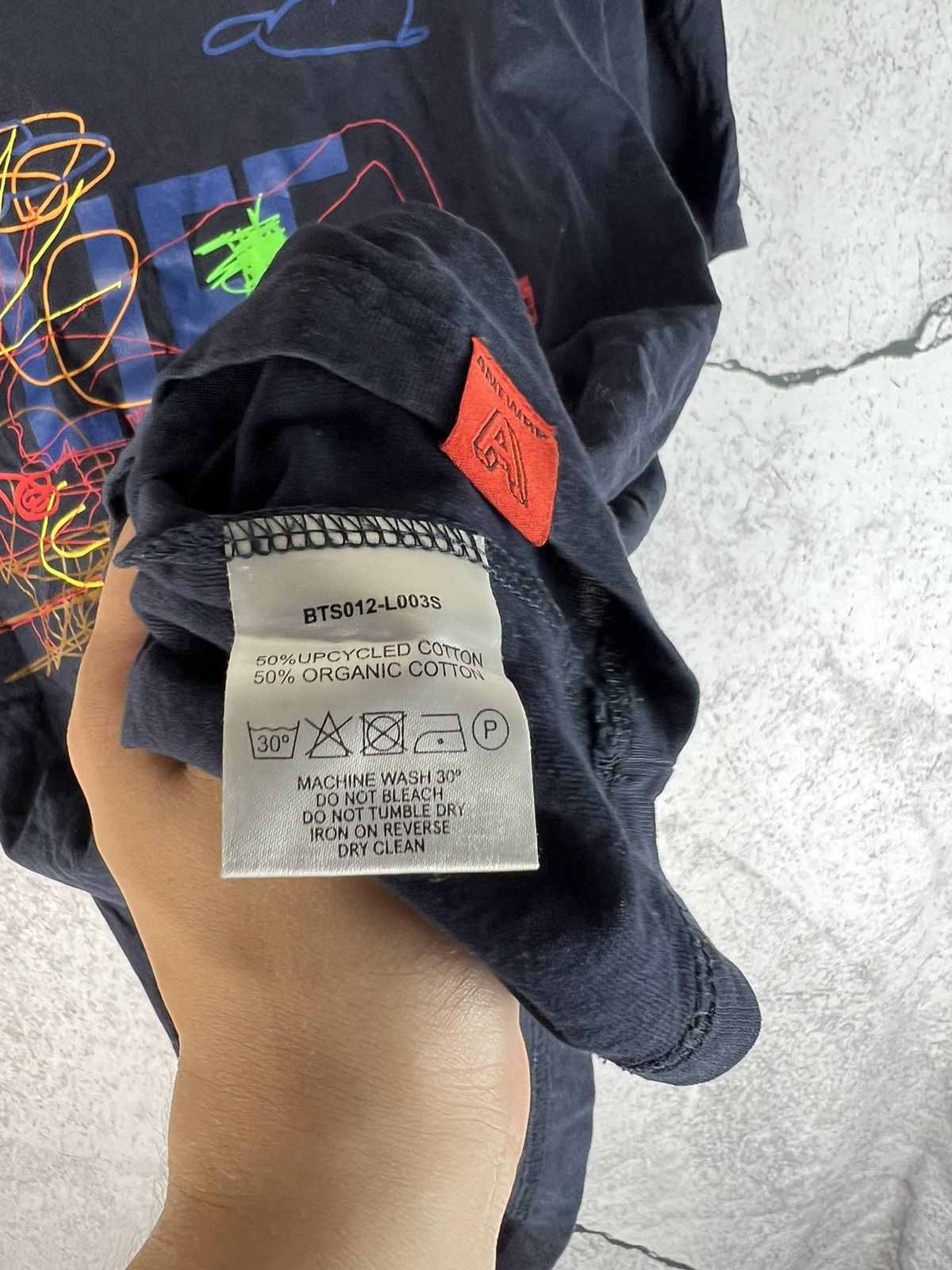 Japanese Brand Antwerpen University T-Shirt Vintage Size US L / EU 52-54 / 3 - 4 Thumbnail