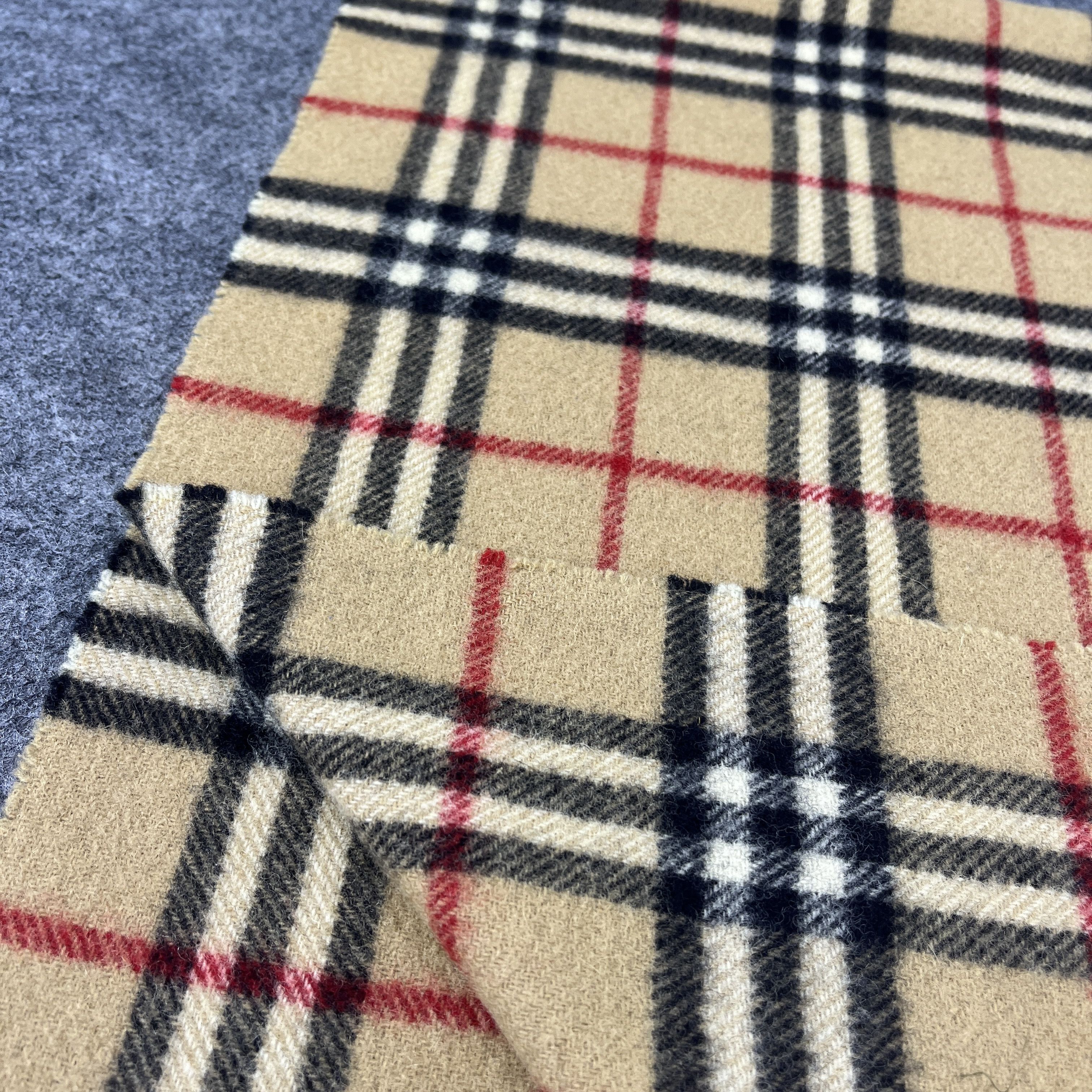 Burberry Burberry Scarf / Muffler / Neckwear Size ONE SIZE - 9 Thumbnail