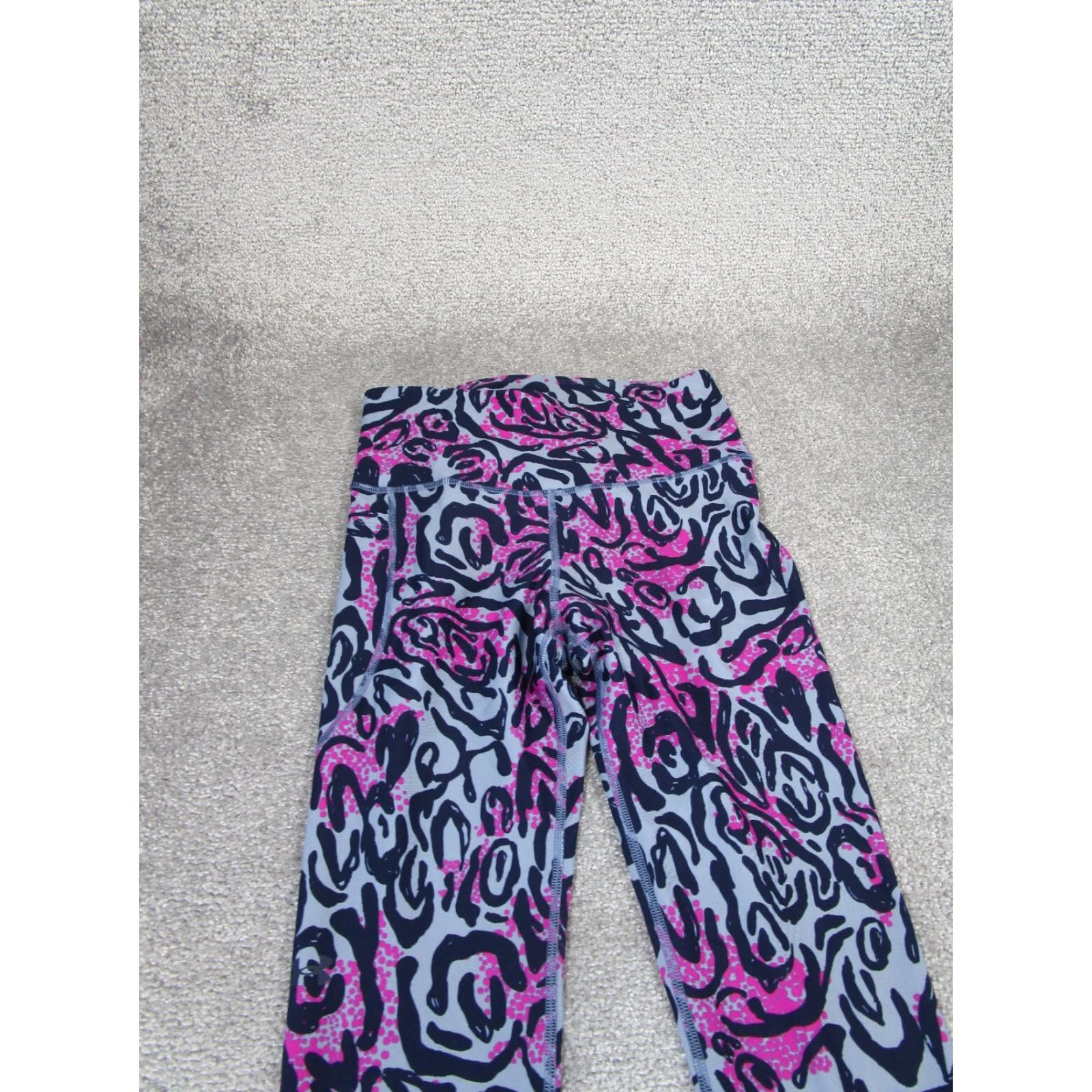 Under Armour UNDER ARMOUR Compression Leggings Womens Medium Cropped Pink Abstract Activewear Size 32" / US 10 / IT 46 - 2 Thumbnail