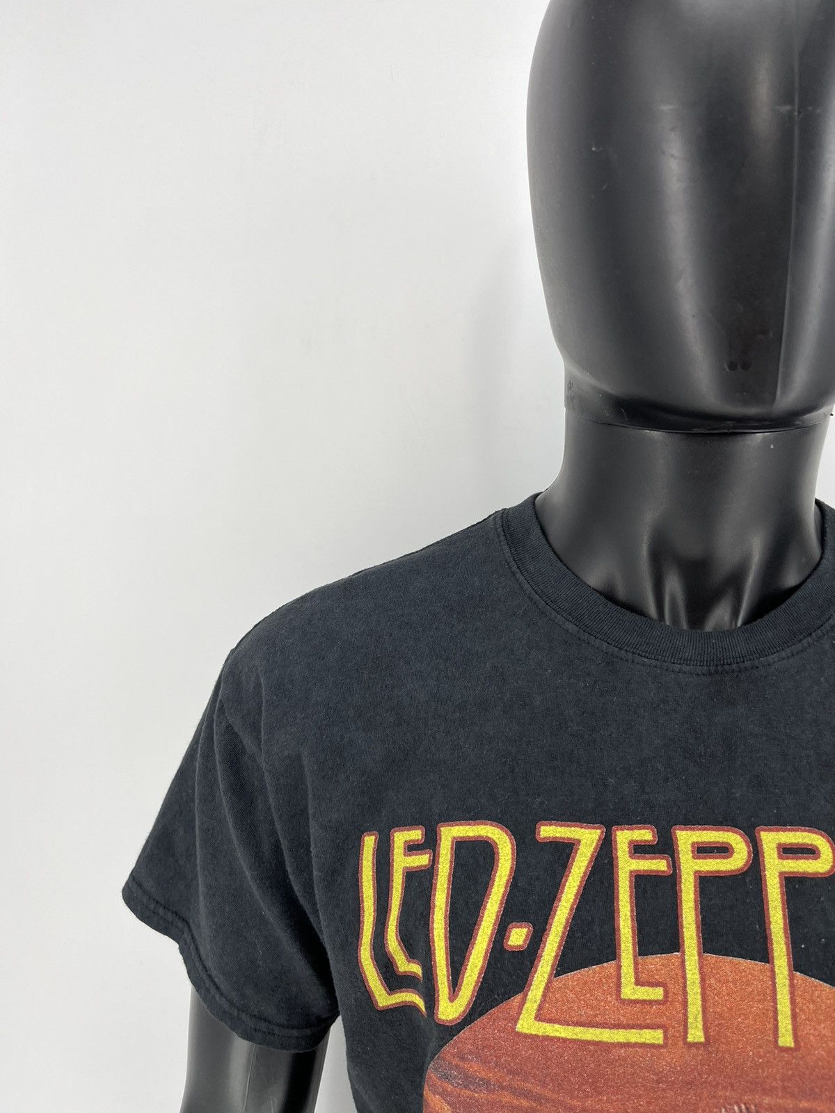 Band Tees Vintage Y2K 00s Led Zeppelin U.S. Tour 1975 Band T-Shirt Size US M / EU 48-50 / 2 - 9 Thumbnail