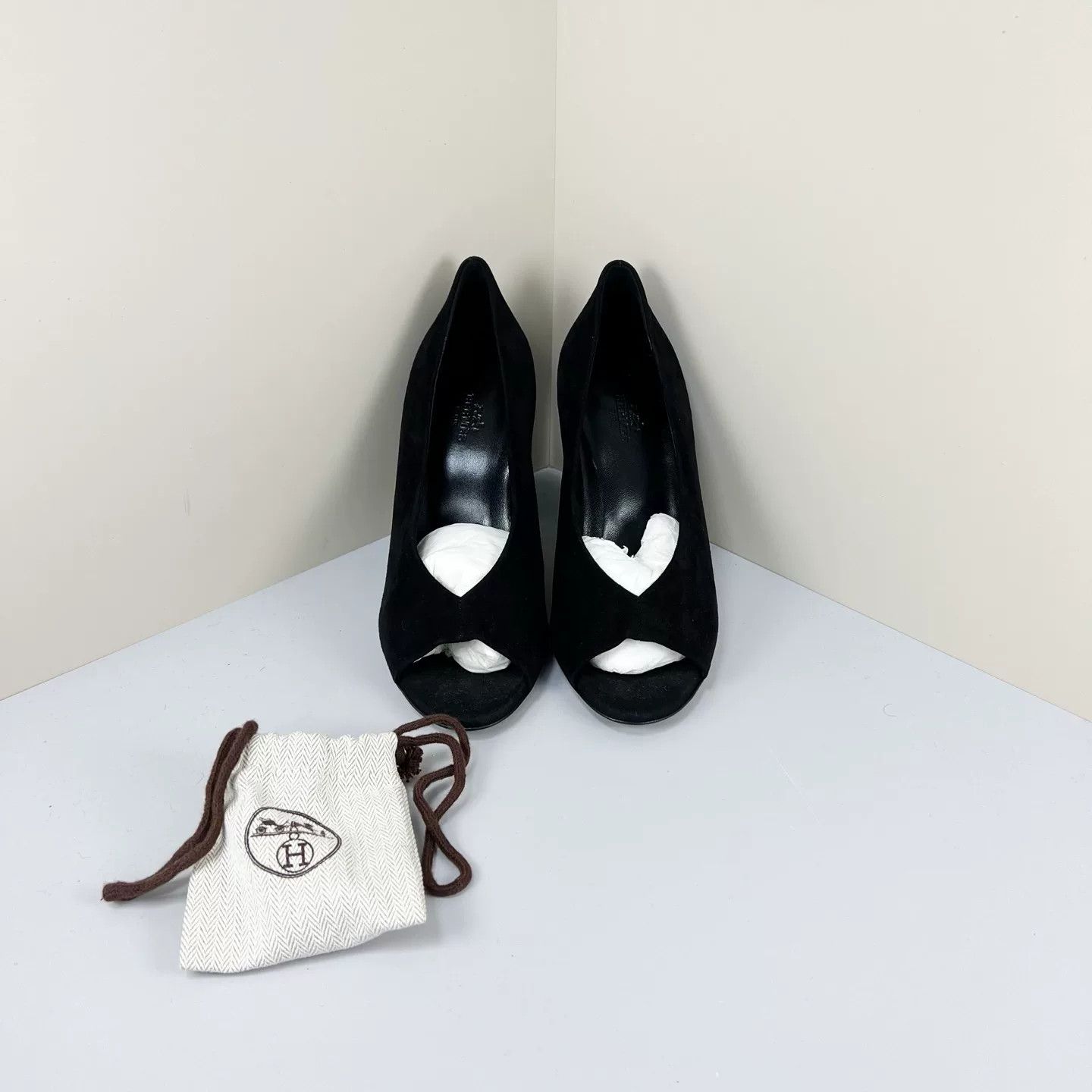 Hermes hermes black suede high heels size 37.5 Size US 7.5 / IT 37.5 - 1 Thumbnail