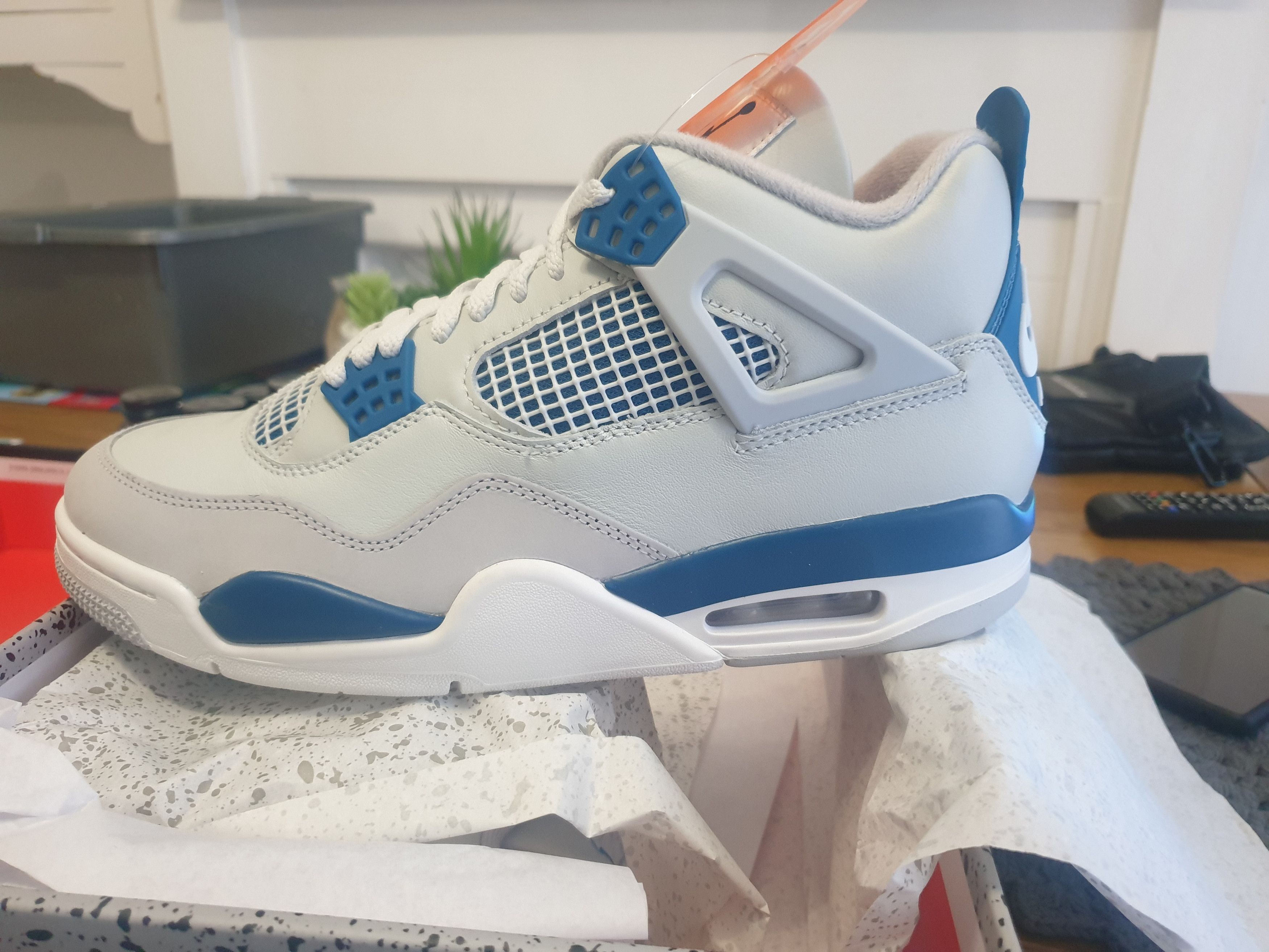 Jordan Brand Air Jordan 4 Retro 'Military Blue' Size US 10 / EU 43 - 2 Thumbnail