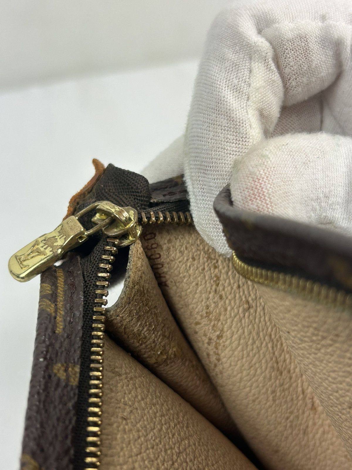 Louis Vuitton Louis Vuitton Monogram Toiletry Pouch Size ONE SIZE - 4 Thumbnail