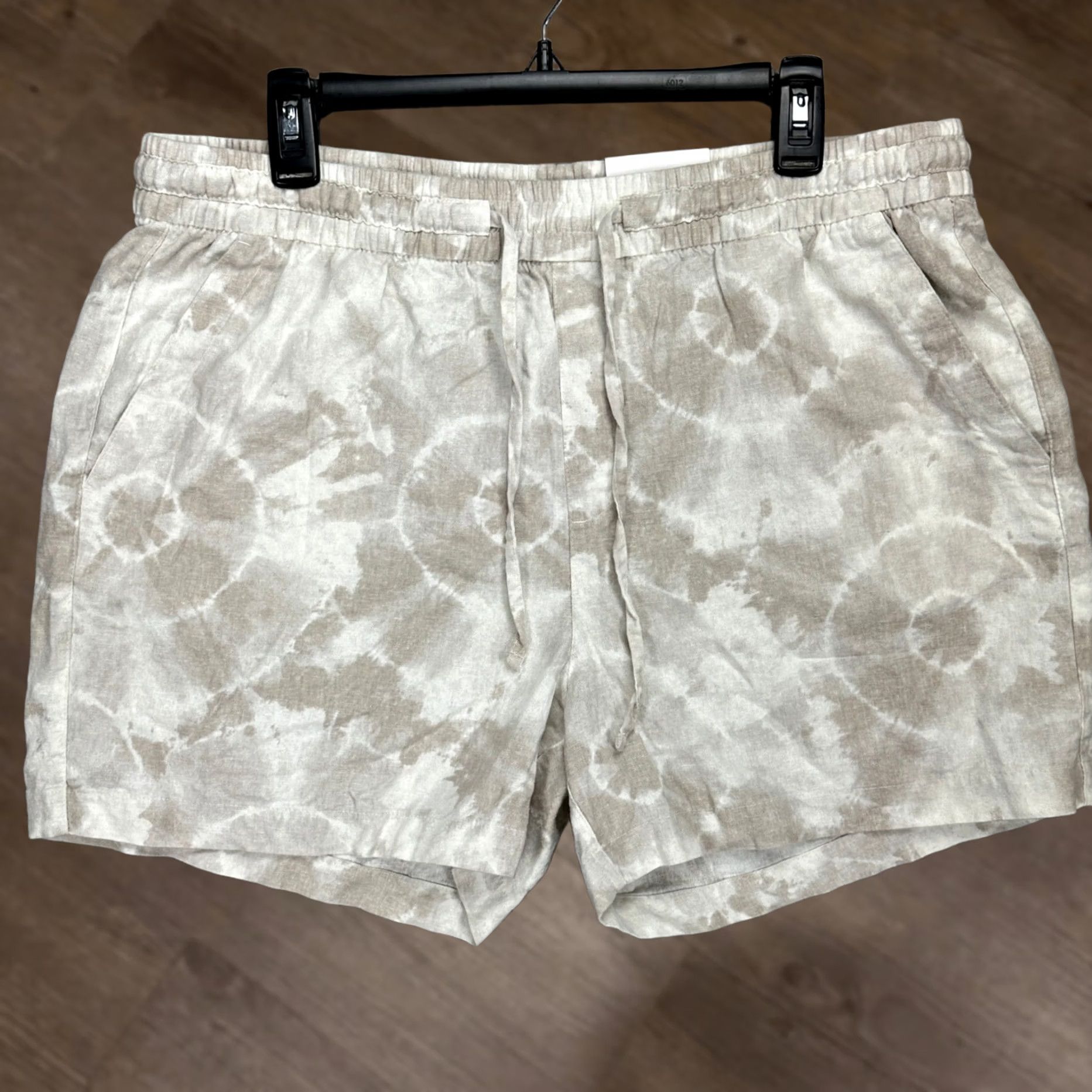 Old Navy Old Navy Womens Pull On Shorts Large Tan White Tie-Dye Casual Linen Blend NEW Size 36" / US 14 / IT 50 - 1 Thumbnail