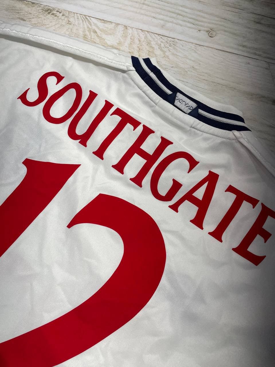 Umbro Umbro England 1999 2001 Southgate #12 Home Shirt Jersey Size US L / EU 52-54 / 3 - 4 Thumbnail