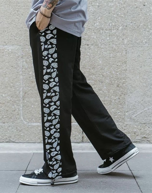 image of Vintage Avant Garde Retro Side Paisley Pants Sweatpants Jogger in Black, Men's (Size 30)