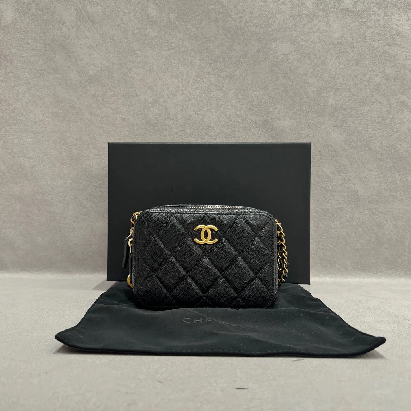 Chanel Pre-loved Bag Very good condition Size ONE SIZE - 1 Thumbnail