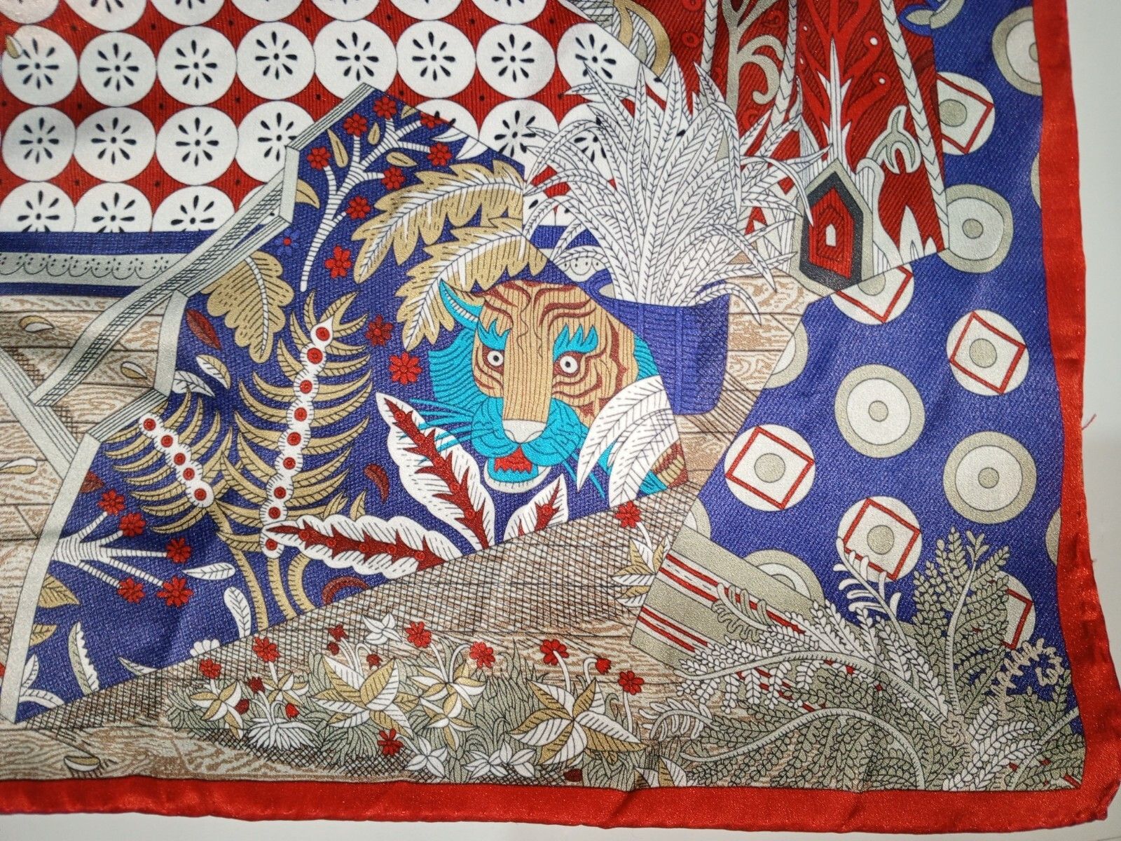 Other RICCINI Italy Red Blue Green Jungle Tiger Silk Scarf Shawl Size ONE SIZE - 4 Thumbnail