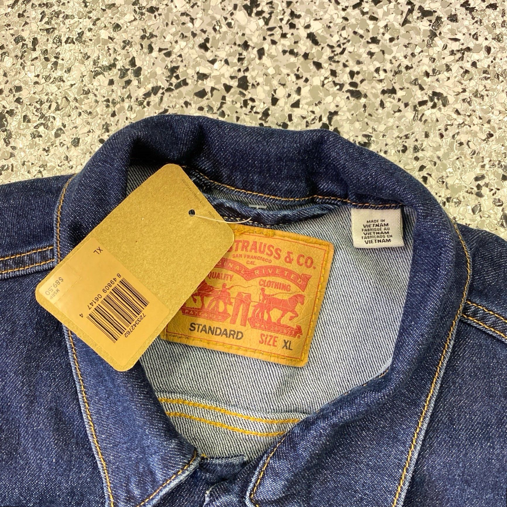 Levi's Levis Trucker Jacket Denim Blue XL Mens Button Down Standard Fit NWT Size US XL / EU 56 / 4 - 2 Thumbnail
