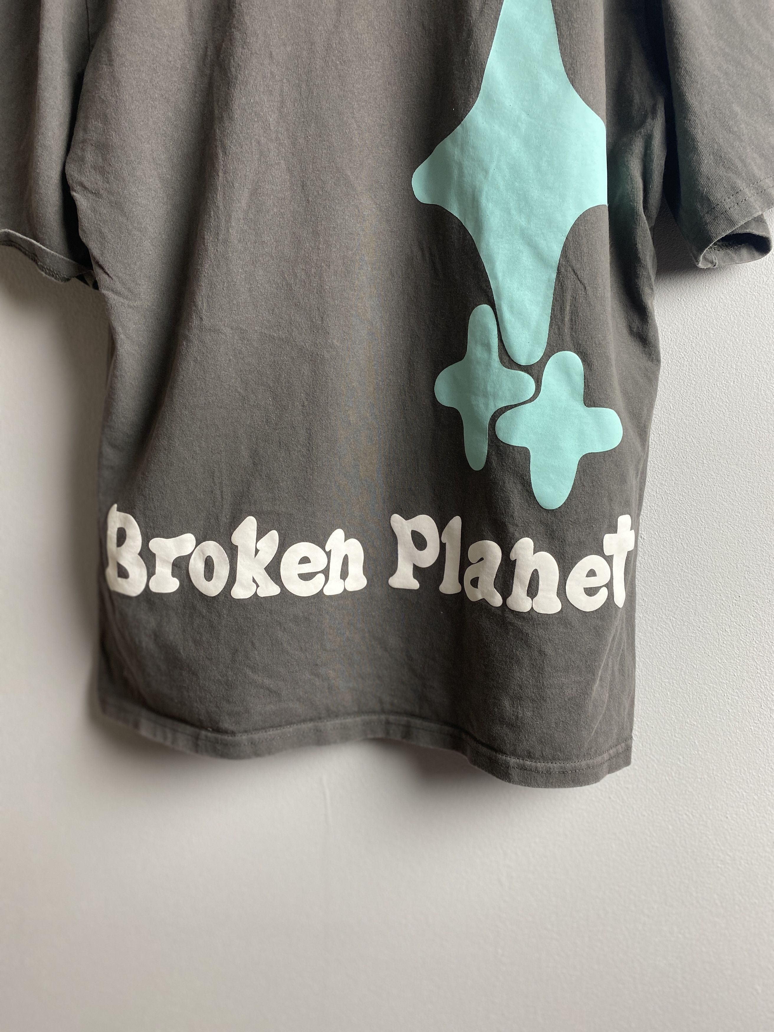 Broken Planet Broken Planet The Madness never ends t-shirt tee printed Size US M / EU 48-50 / 2 - 6 Thumbnail
