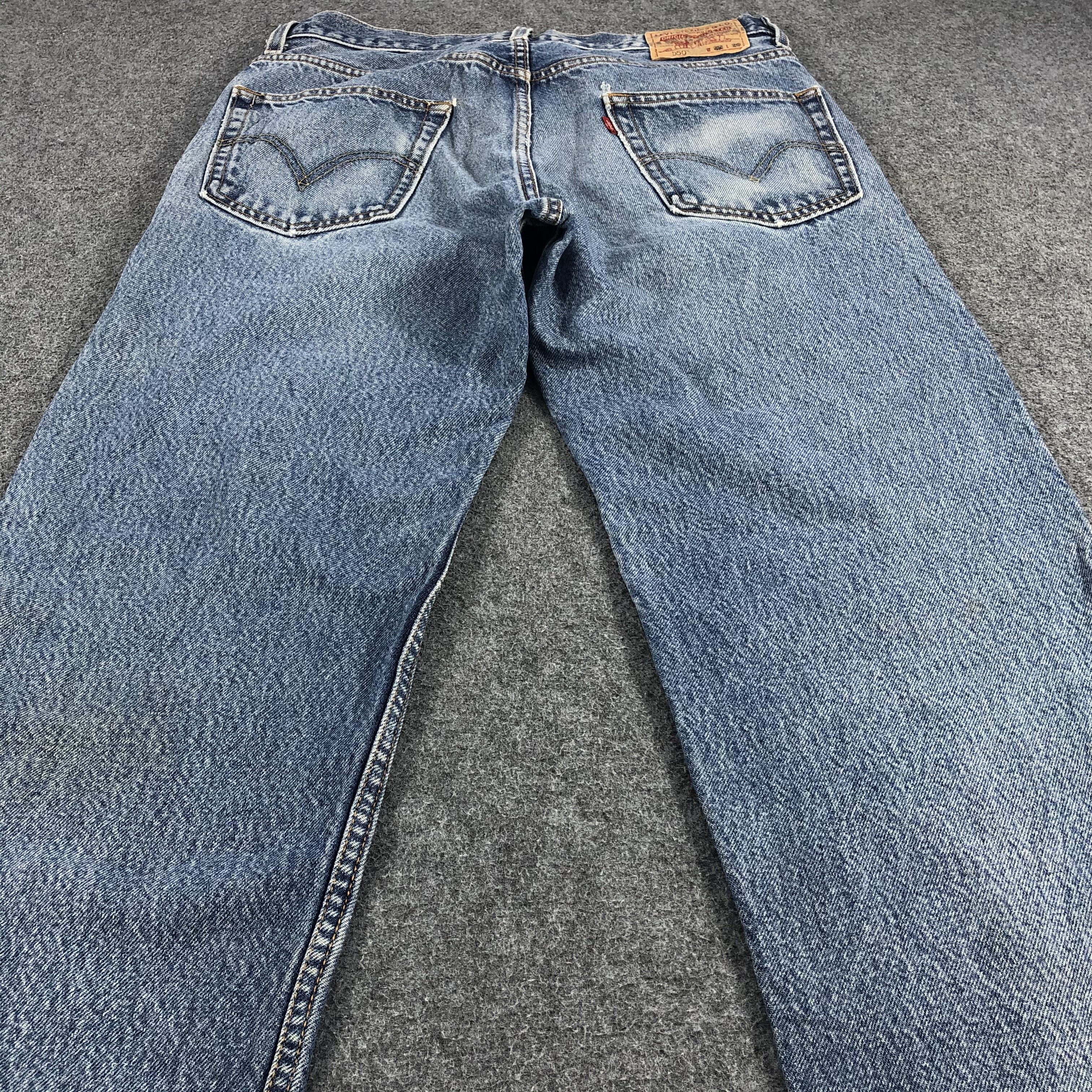 Levi's Vintage Levis 550 Jeans Faded Blue Denim KJ507 Size US 32 / EU 48 - 4 Thumbnail