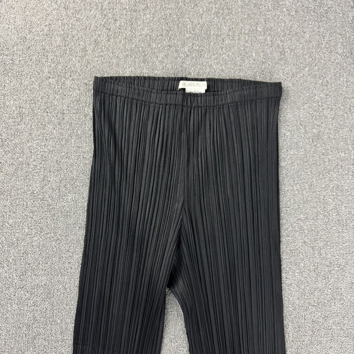 Pleats Please Issey Miyake Pleats Please - Issey Miyake - Black Pleated Trouser Size 24" / US 00 / IT 34 - 2 Thumbnail