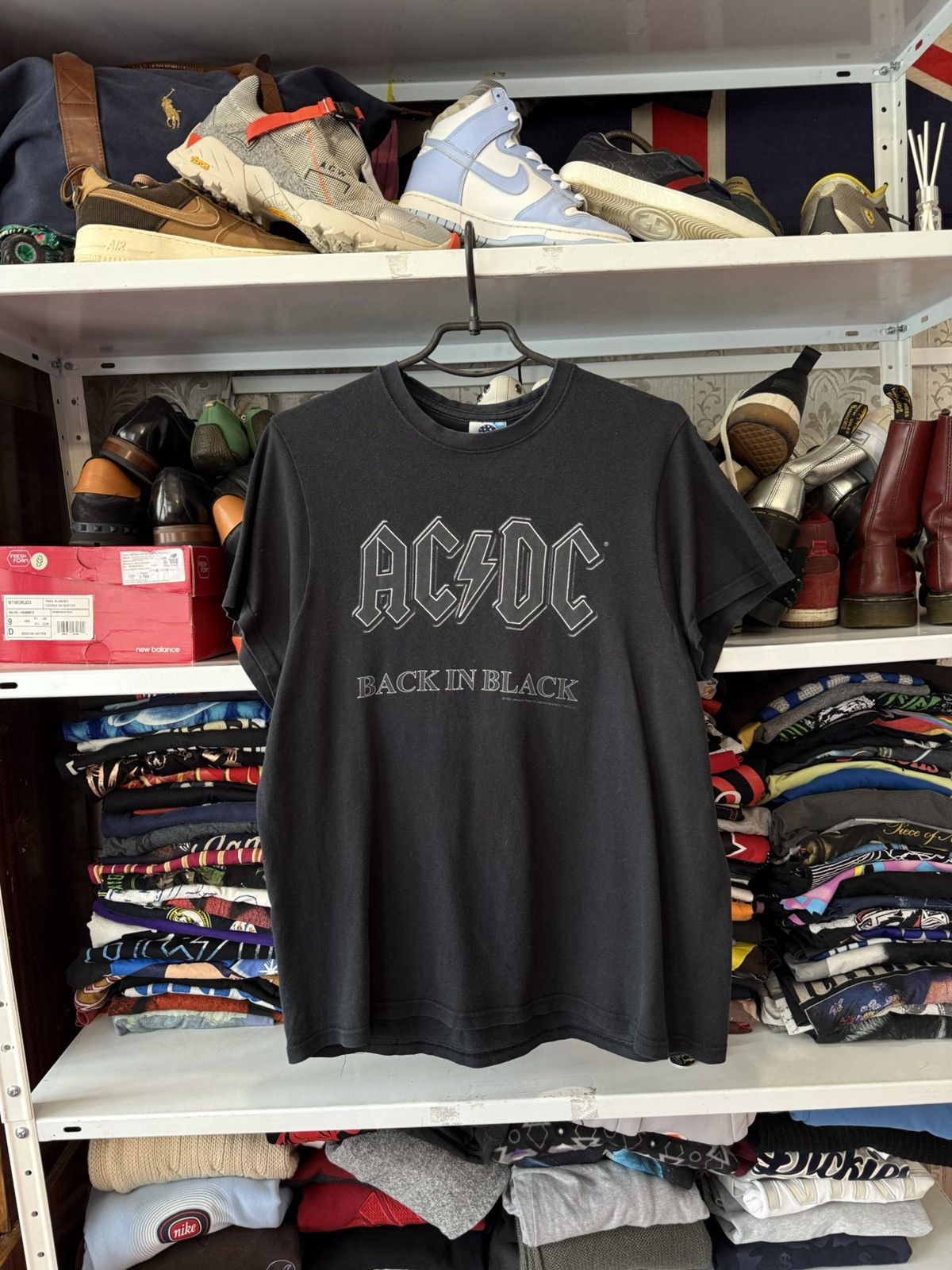 AC/DC Vintage AC/DC Back in Black 2004 T-shirts tour tee Size US L / EU 52-54 / 3 - 1 Thumbnail
