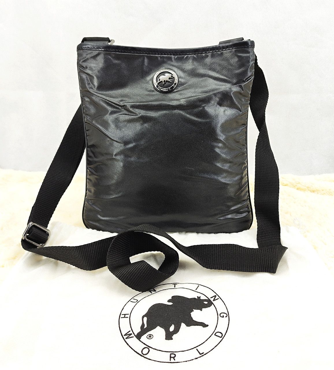 Hunting world sling bag hotsell