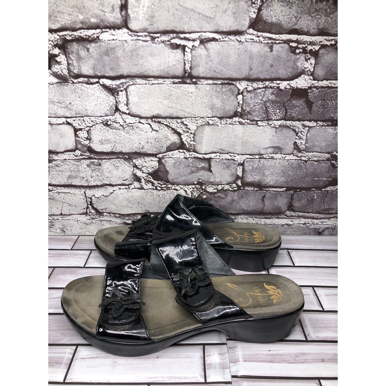 Other Dansko Black Patent Leather Flower Wedge Slip On Slides Sand Size US 10.5 / IT 40.5 - 6 Thumbnail