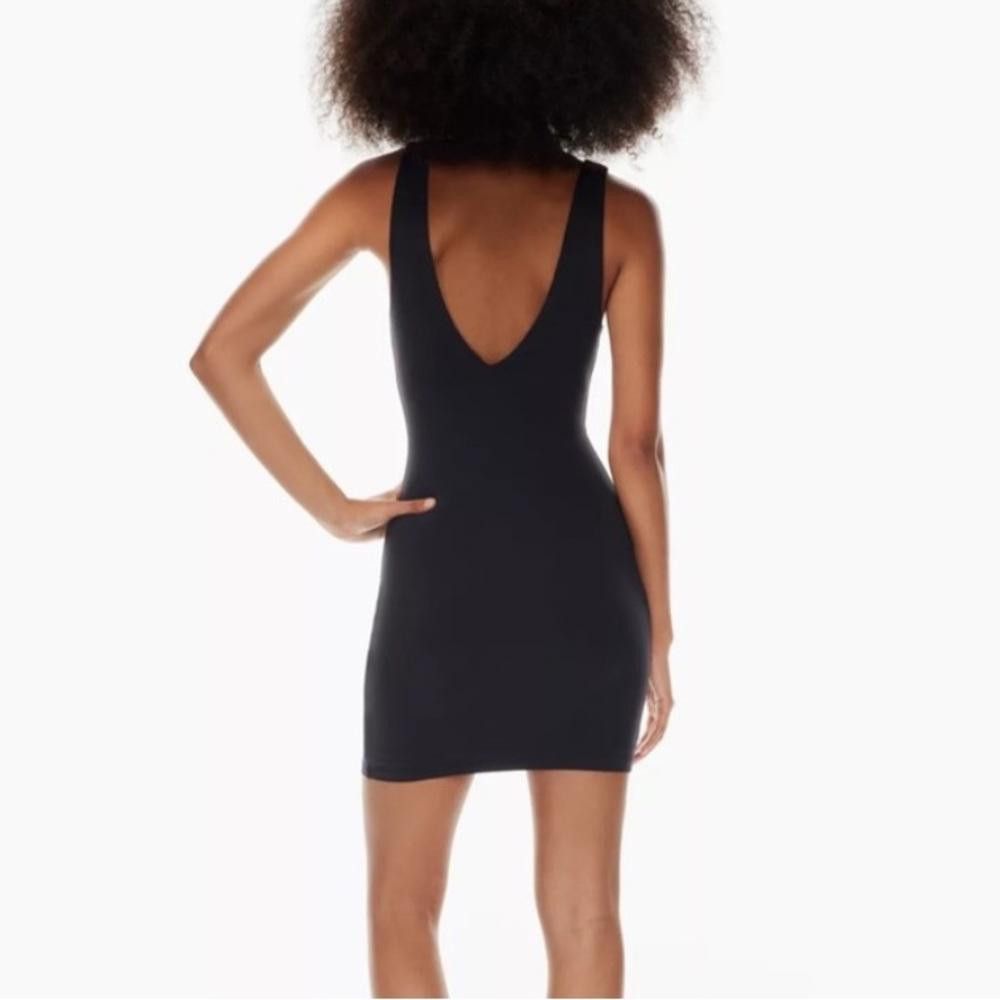 Aritzia Babaton l Contour V Neck Bodycon Mini Dress Medium Size M / US 6-8 / IT 42-44 - 2 Thumbnail