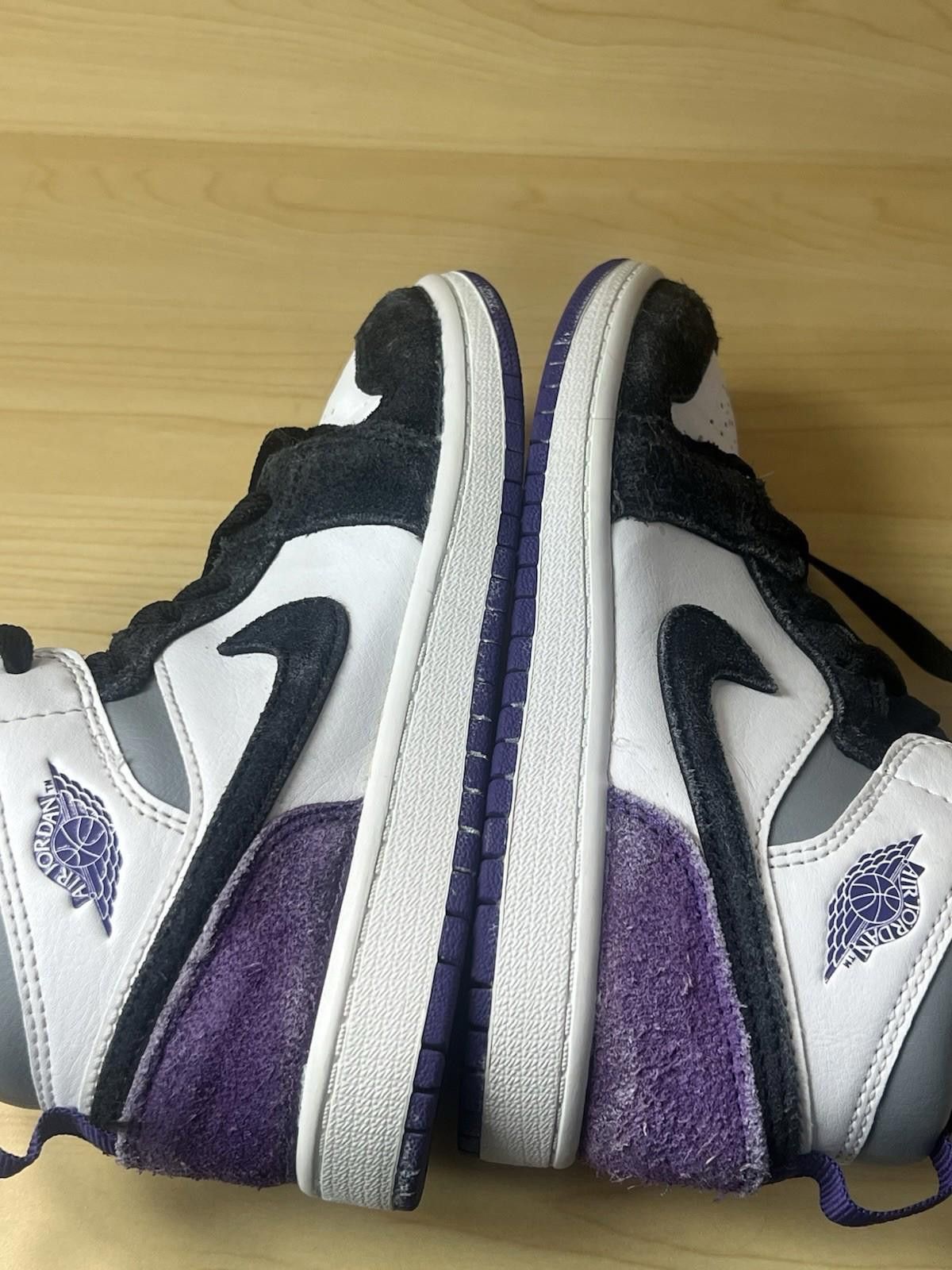 Nike Nike Air Jordan 1 Mid Se (PS) White-Court Purple-Black Sz 2y Size US 5 / EU 37 - 12 Thumbnail