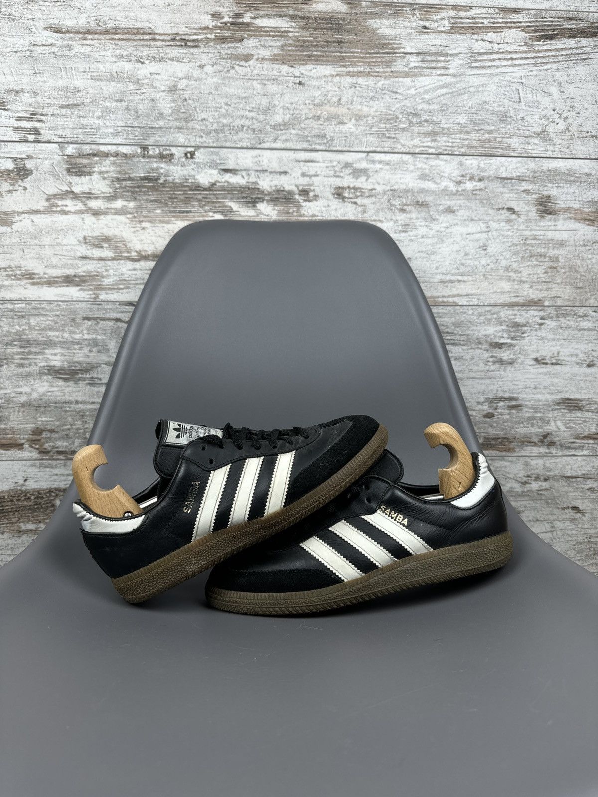 Adidas Women’s Vintage Adidas Samba Sneakers y2k rare size 38,5 Size US 6 / IT 36 - 3 Thumbnail