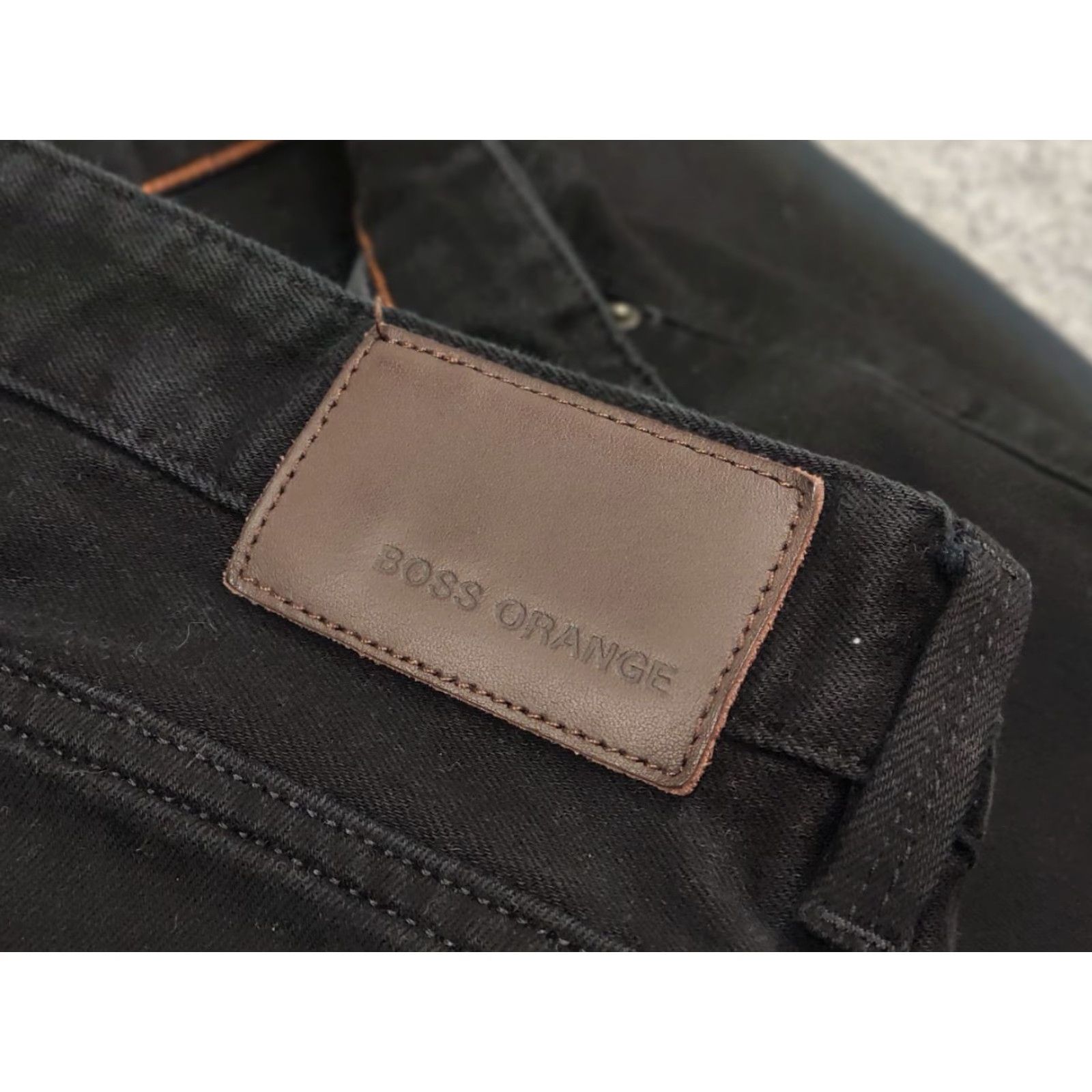 Hugo Boss HUGO BOSS Jeans 63 Noir Black Slim Tapered Denim 32 Men 5-Pocket Denim Slim Inseam 29 100% Cotton Black 90s City USA Vintage: No Size US 32 / EU 48 - 7 Thumbnail