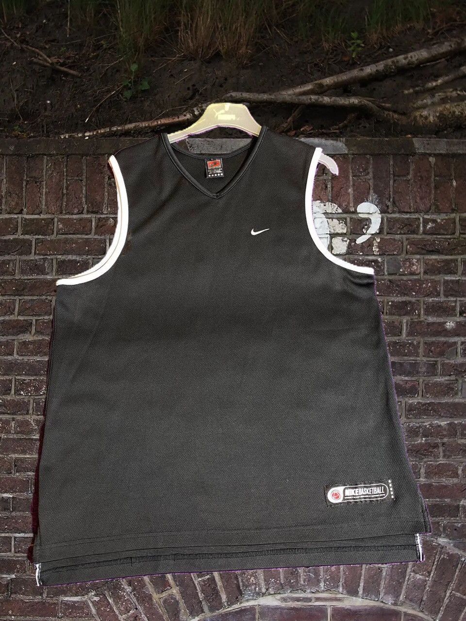 Nike Vintage Nike Big Graphic Logo Distressed 90’s tee Size US L / EU 52-54 / 3 - 1 Thumbnail