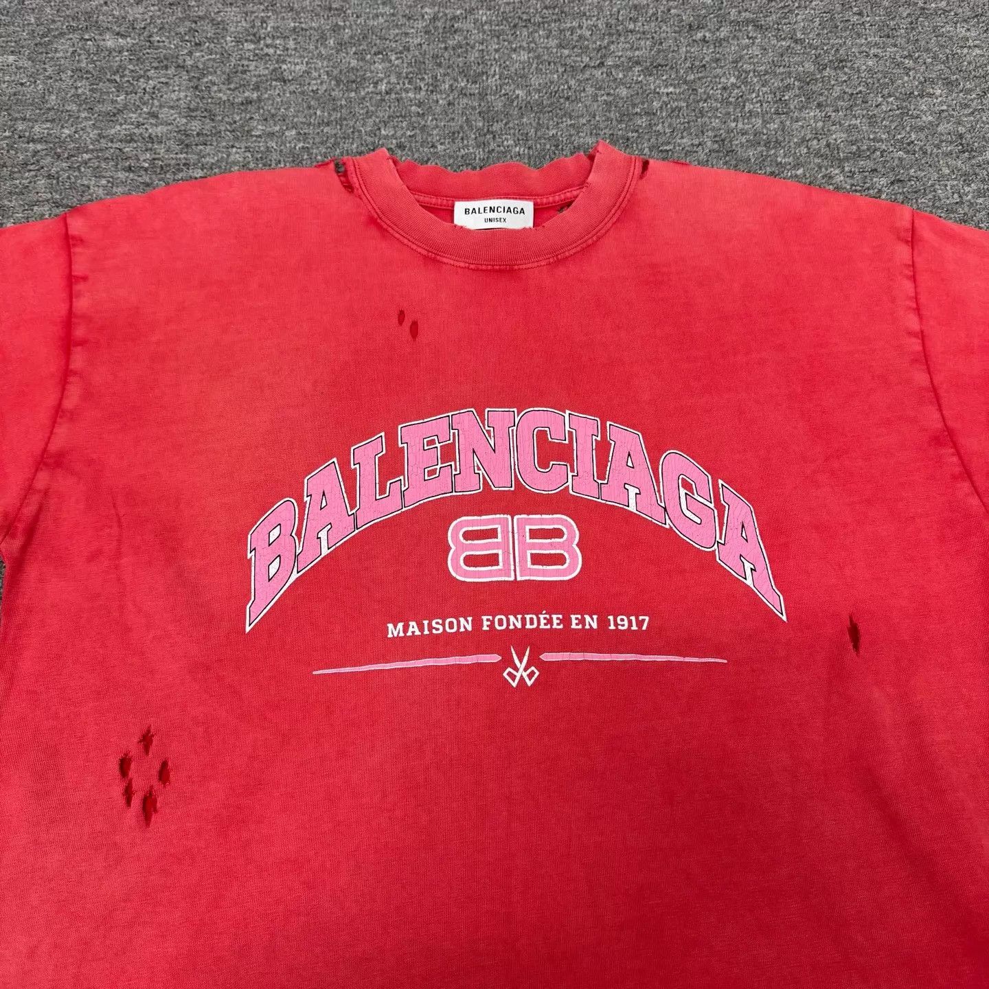 Balenciaga Balenciaga Red Distressed Ripped Print Tee XS 99New Size XS / US 0-2 / IT 36-38 - 4 Thumbnail
