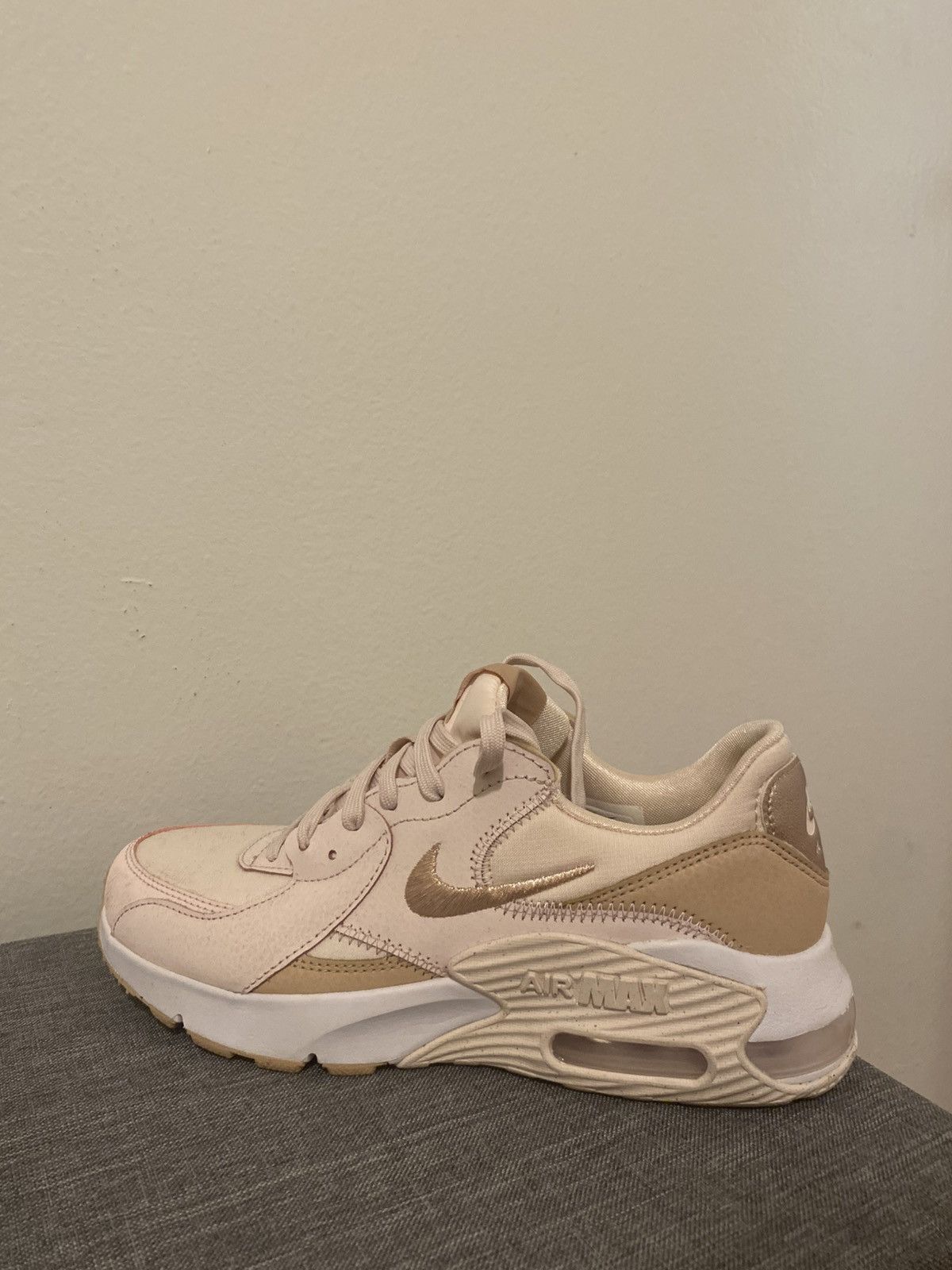 Nike Women's Nike Air Max Excee Sneaker Size US 8 / IT 38 - 1 Thumbnail
