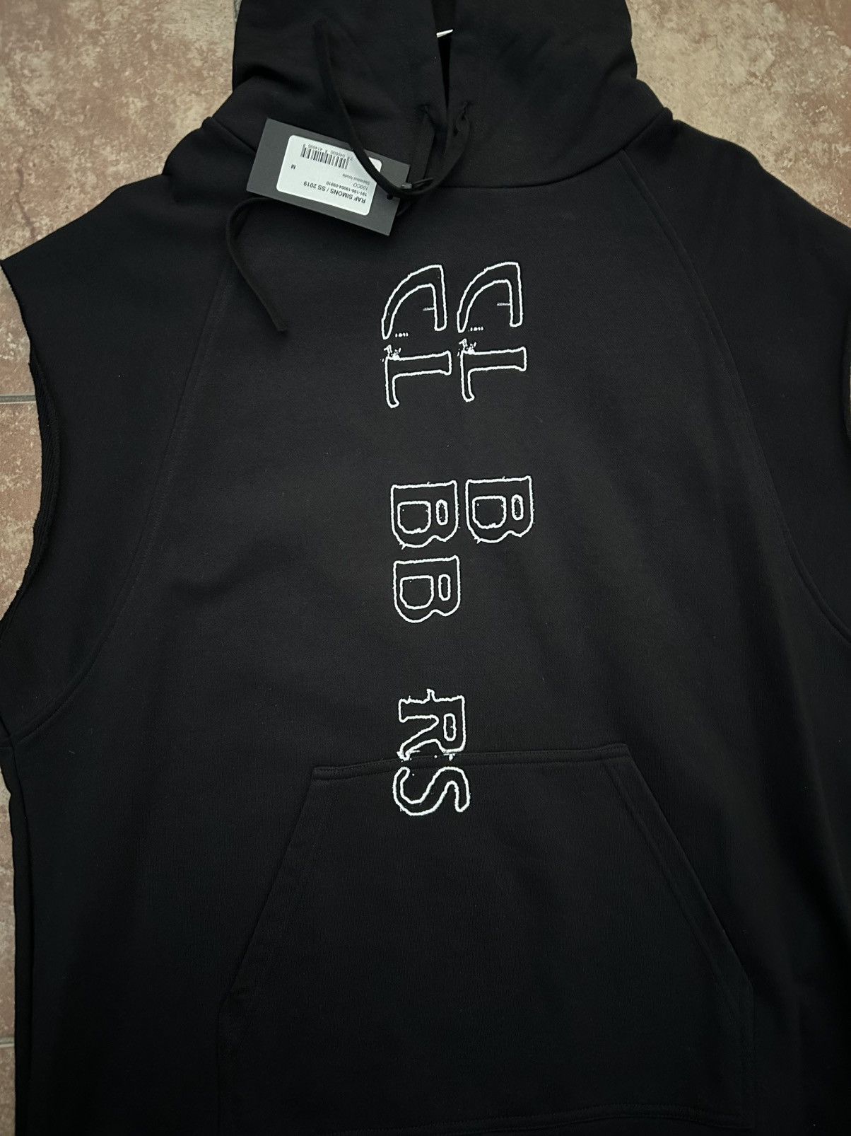 Raf Simons Raf simons sleeveless hoodie runway edition brand new! Size US M / EU 48-50 / 2 - 2 Thumbnail
