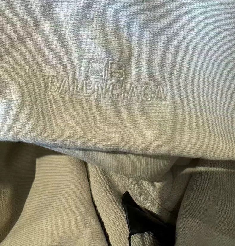 Balenciaga Balenciaga Beige hat slogan logo sweatshirt Size US L / EU 52-54 / 3 - 3 Thumbnail