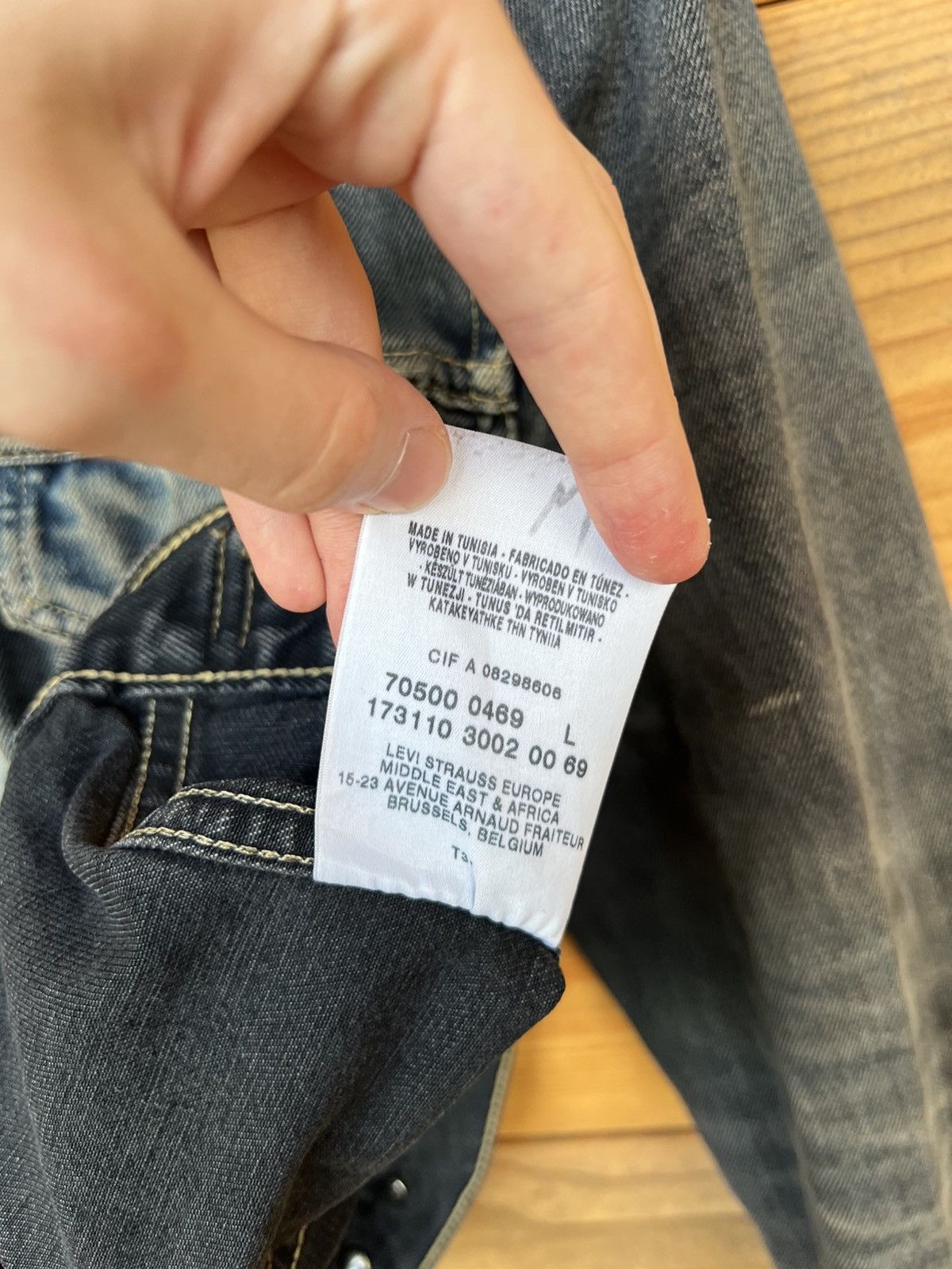 Levi's 90S VINTAGE LEVI’S 70500 OILED CREASE TRUCKER DENIM JACKET Size US L / EU 52-54 / 3 - 9 Thumbnail