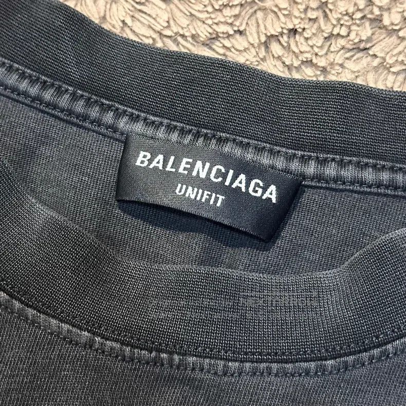 Balenciaga Balenciaga Distressed Washed Reverse Embroidered Logo T-Sh Size US XL / EU 56 / 4 - 3 Thumbnail