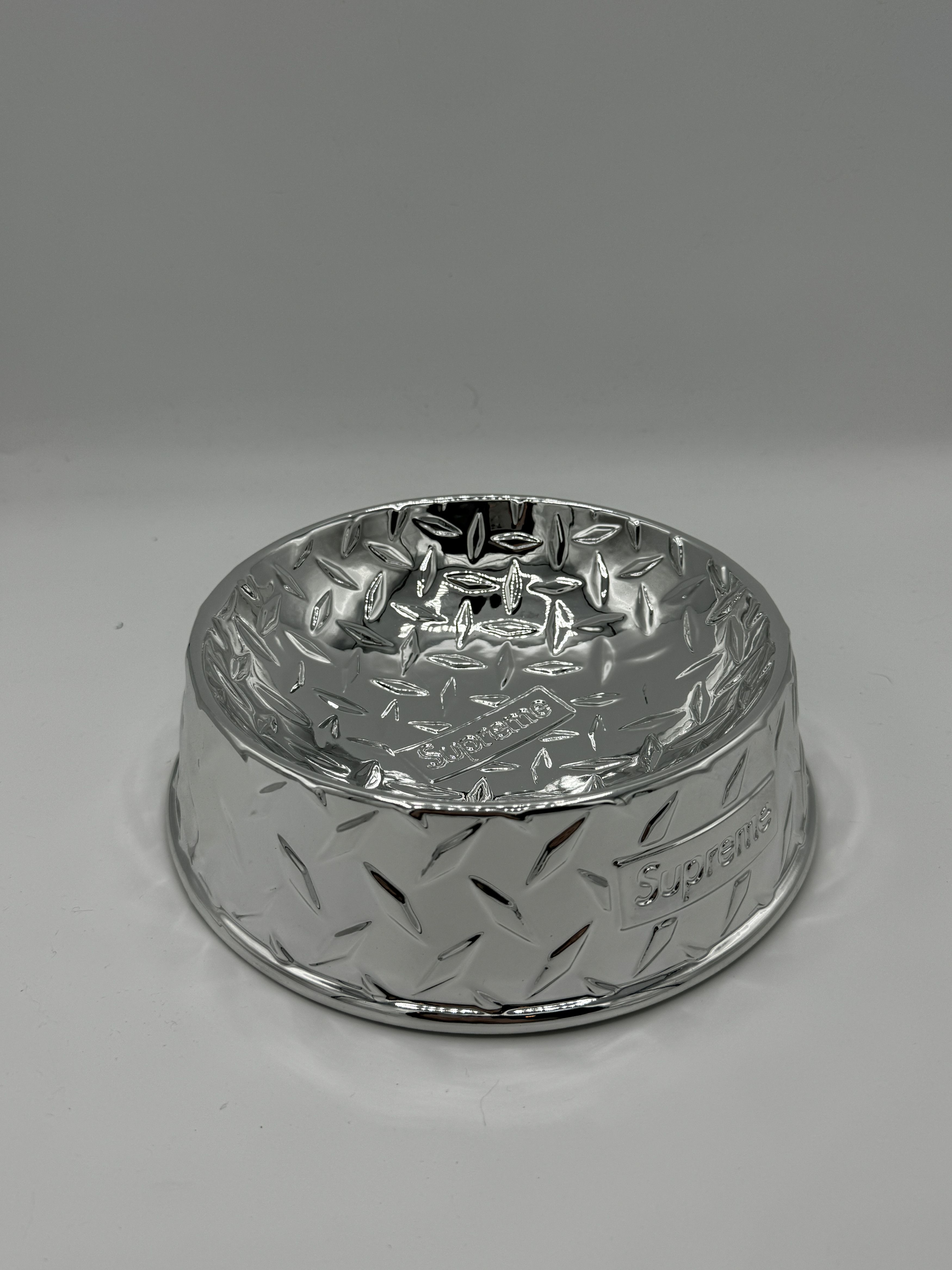 Pre-owned Supreme Diamond Plate Dog Bowl Silver Ceramic