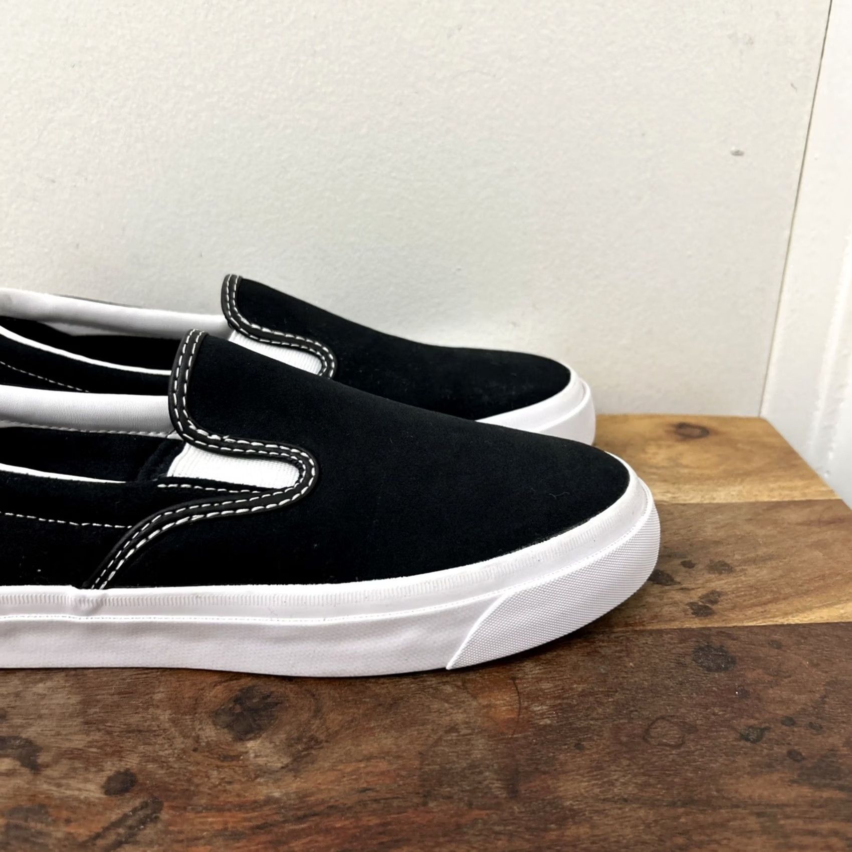 Converse Converse One Star CC Pro Suede Slip Mens 4 /Womens 5.5 Black White Size US 4 / IT 34 - 3 Thumbnail
