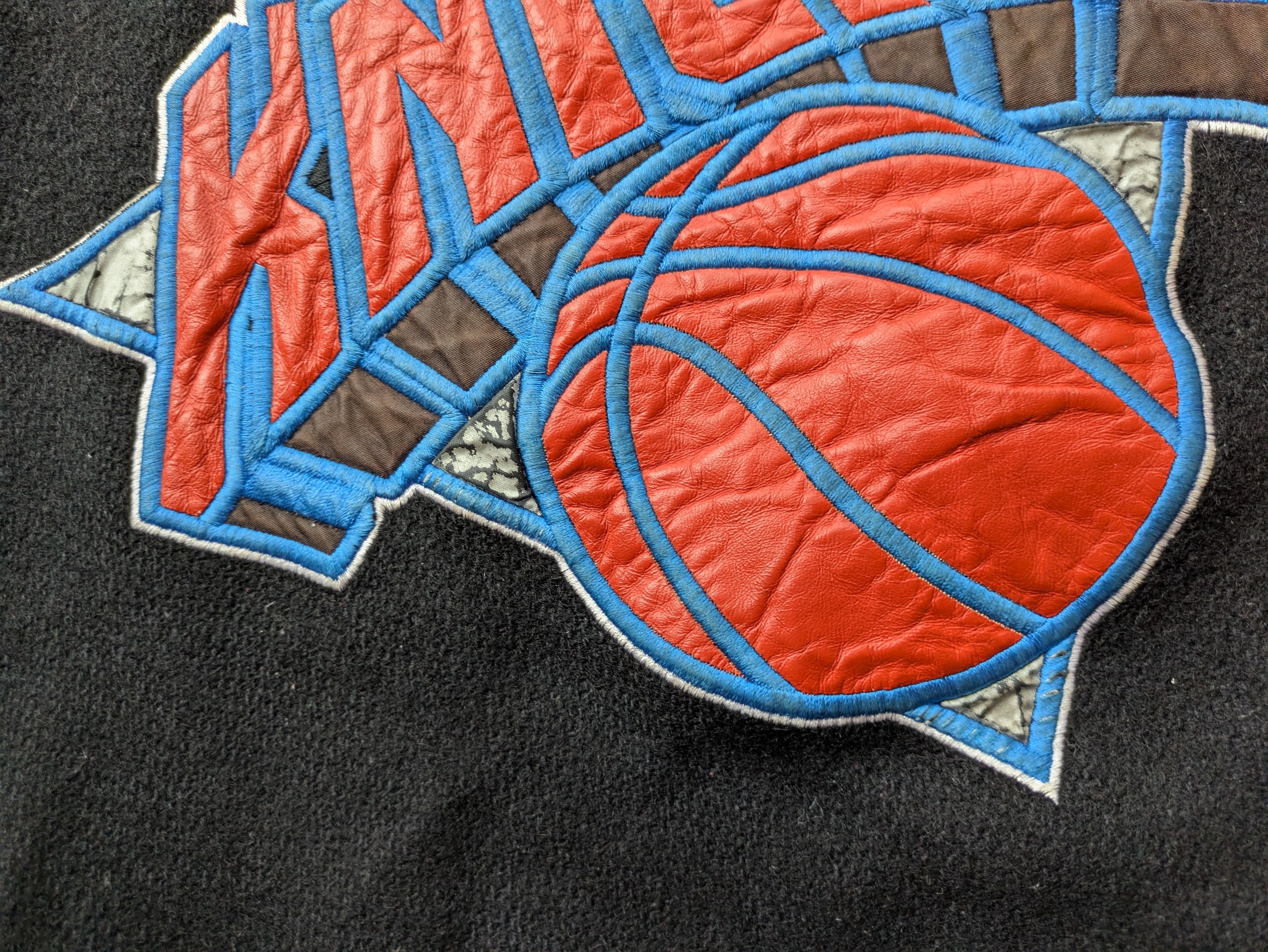 NBA New York Knicks 90s Wool LEATHER bomber Varsity NBA vintage Size US L / EU 52-54 / 3 - 4 Thumbnail